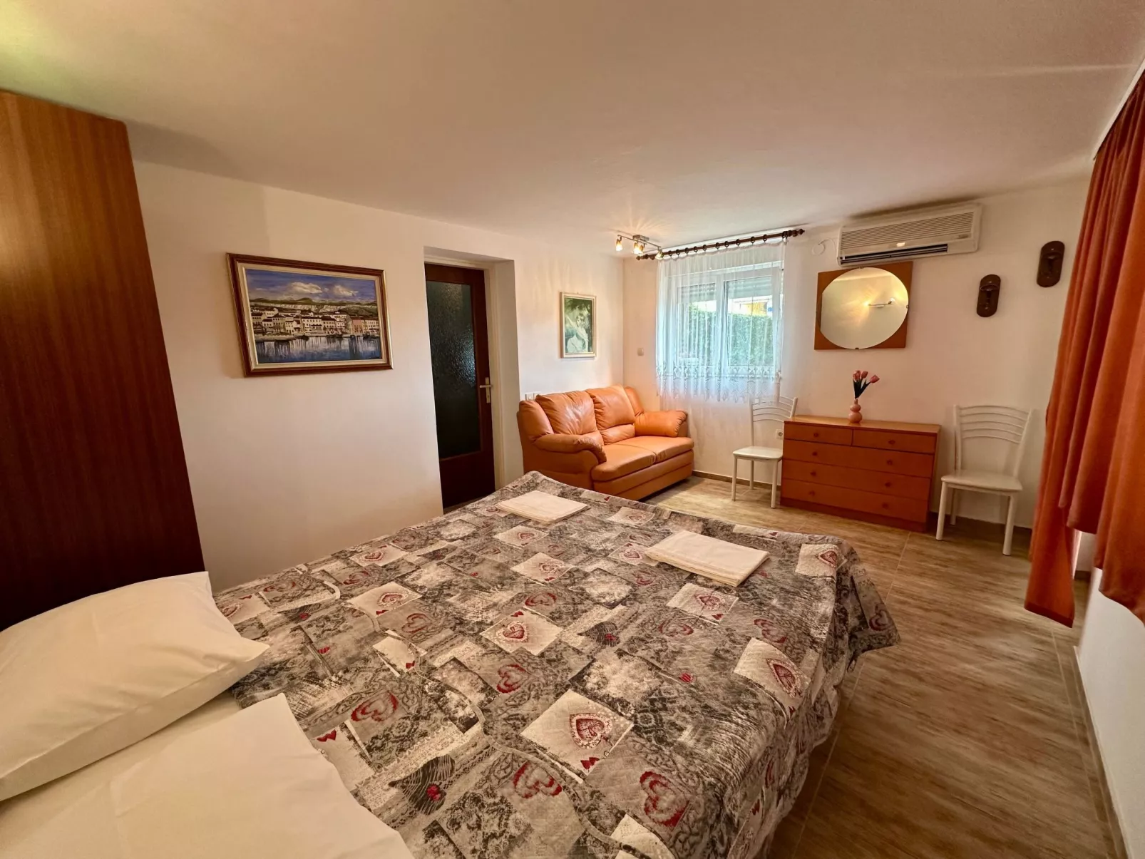 Apartment Car-Binnen