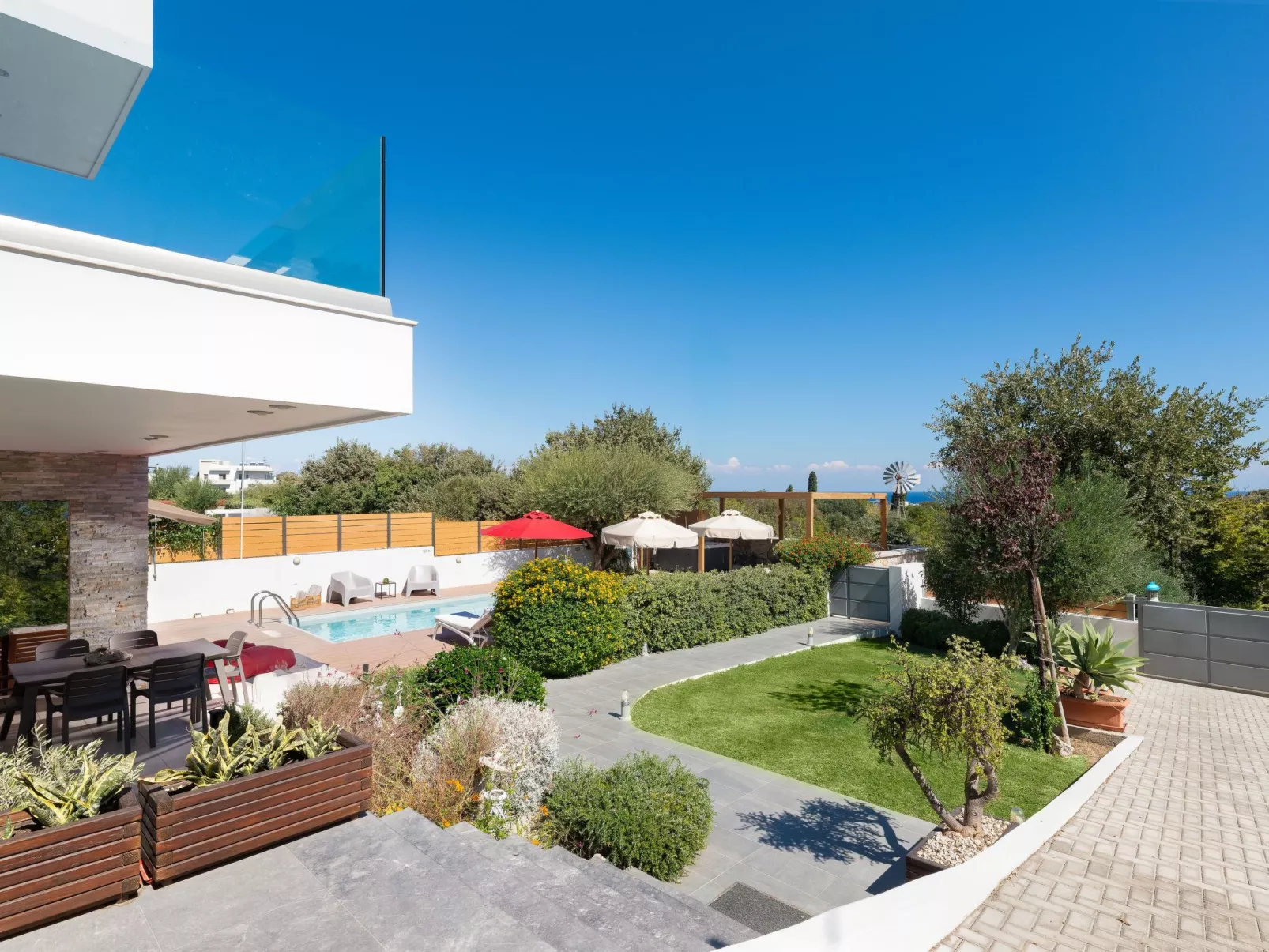 Schöne Pool-Villa Terpsis-Buiten