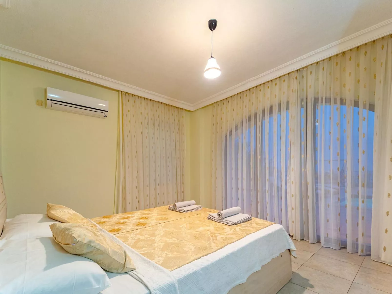 Villa aus Naturstein für 8 im Zentrum von Kalkan-Binnen