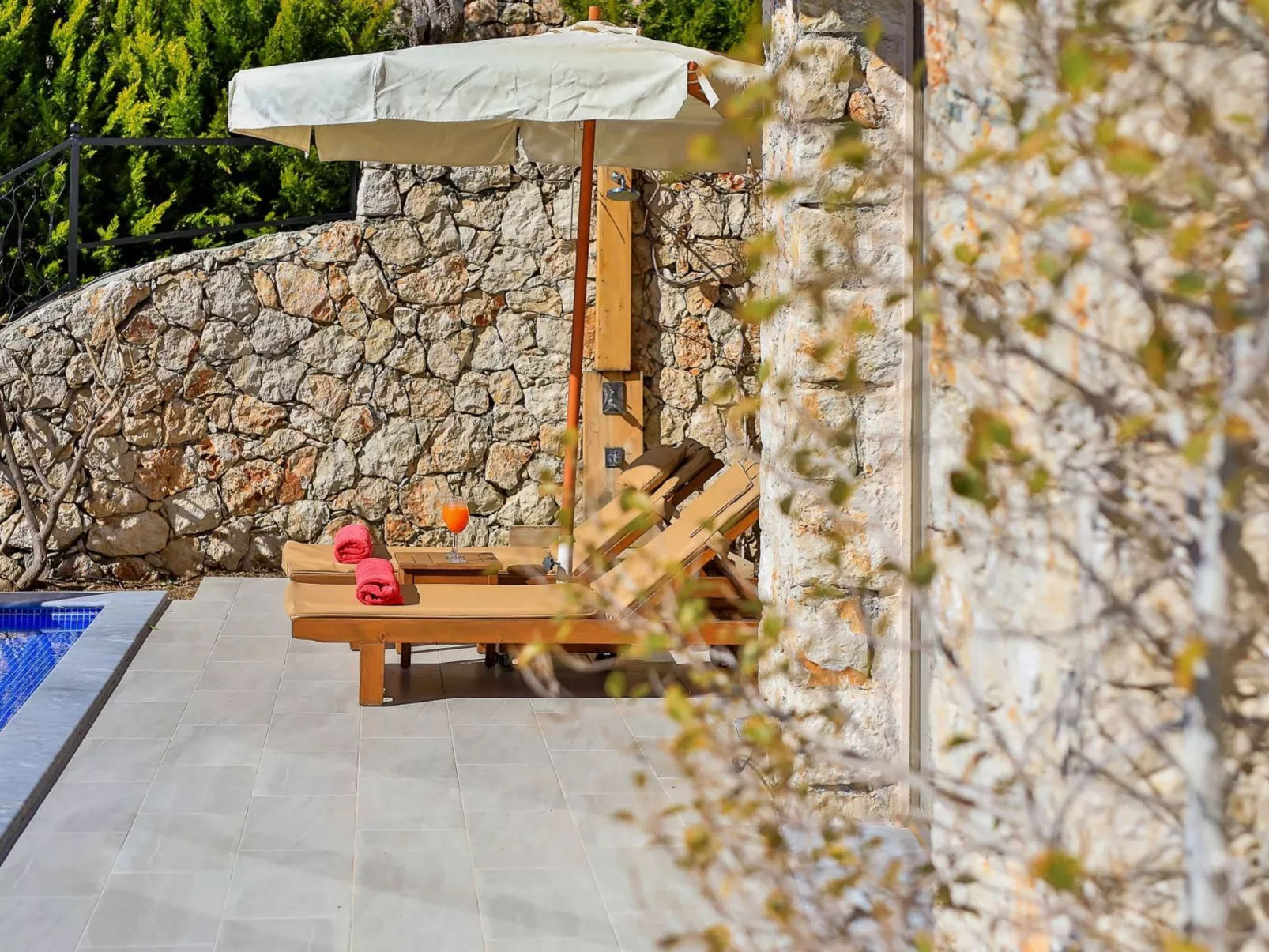 Natursteinhaus mit Pool in Kalkan Islamlar-Binnen