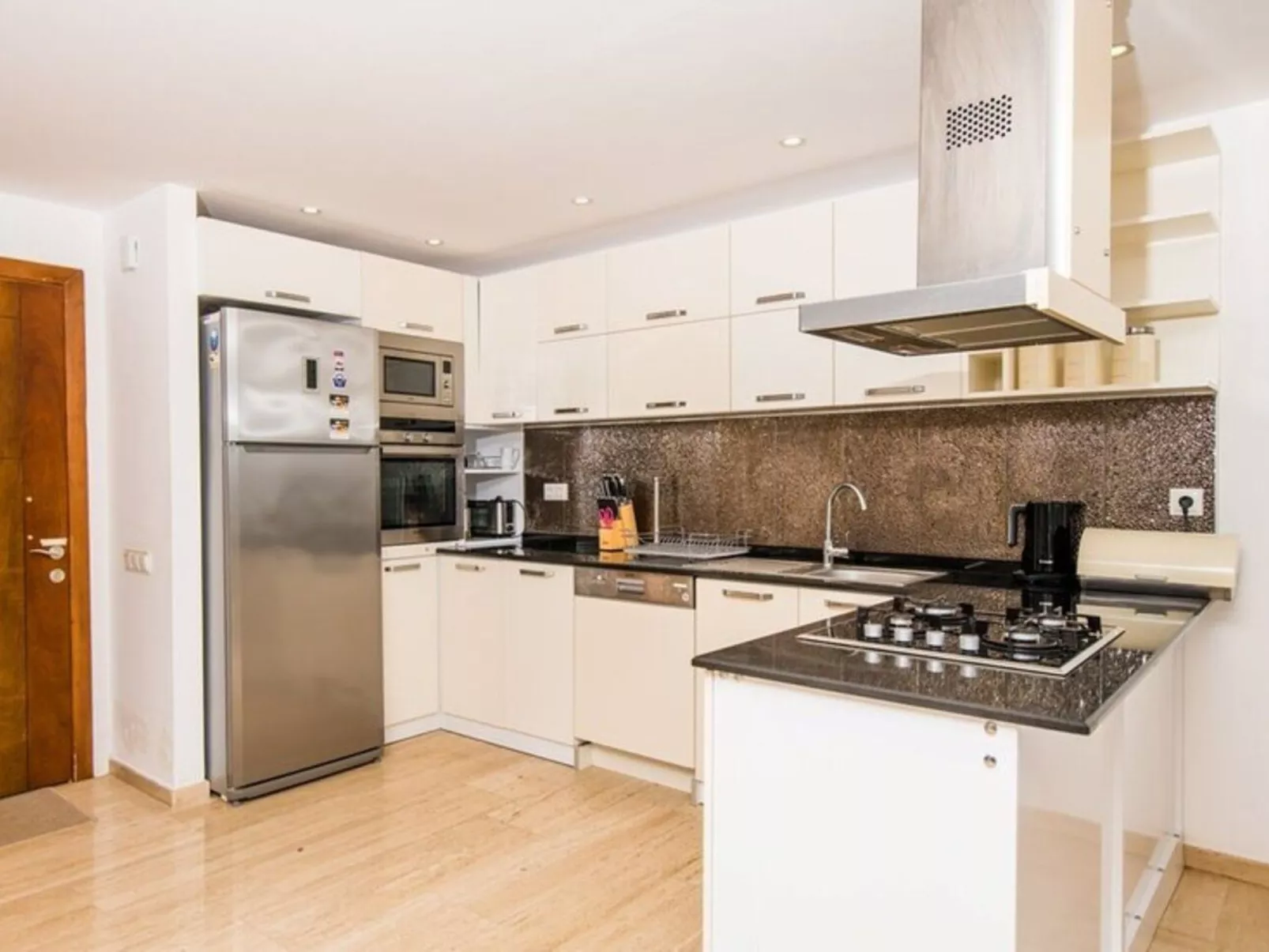 6 Personen nähe Strand-Binnen