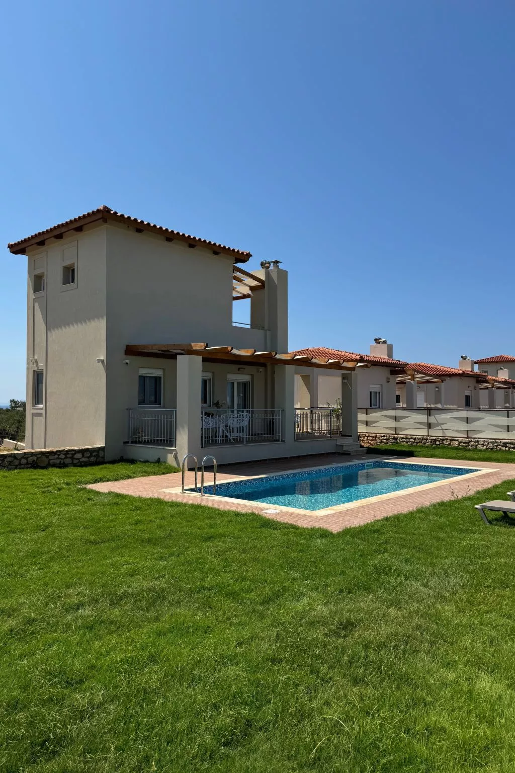 "Panor Villas" mit eigenem Pool-Binnen