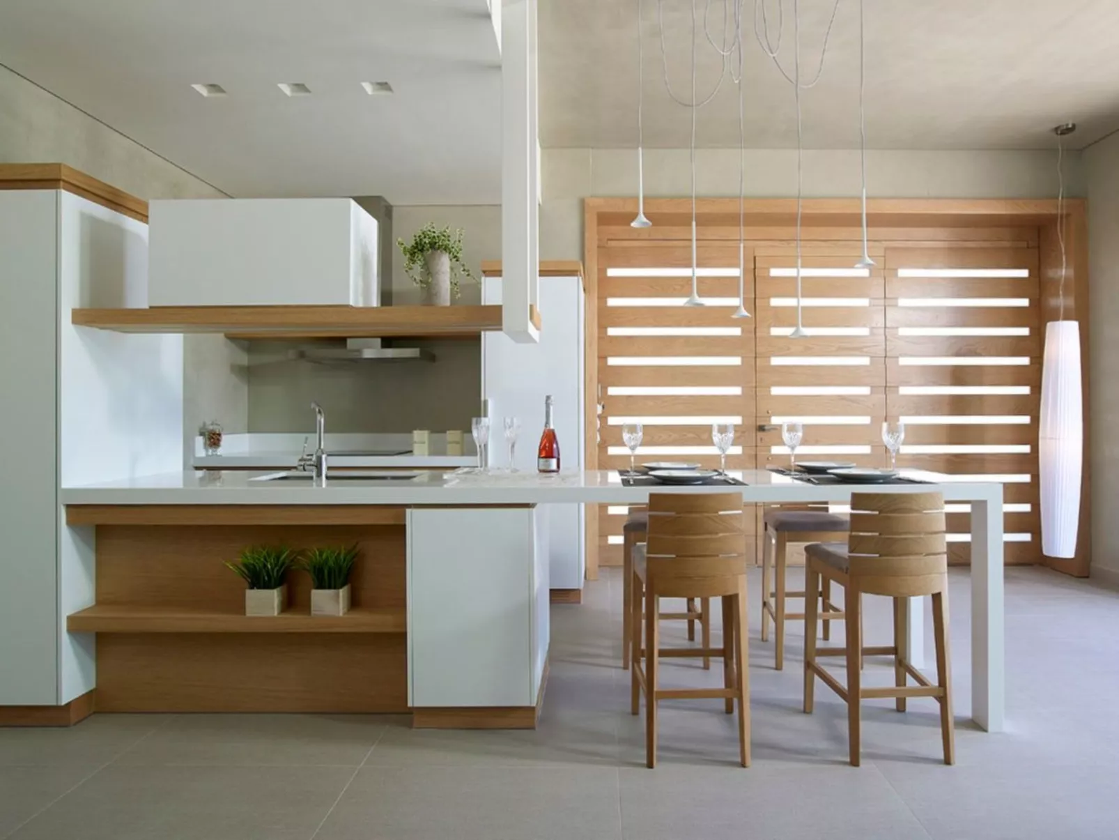 Youphoria Beachfront Estate-Binnen