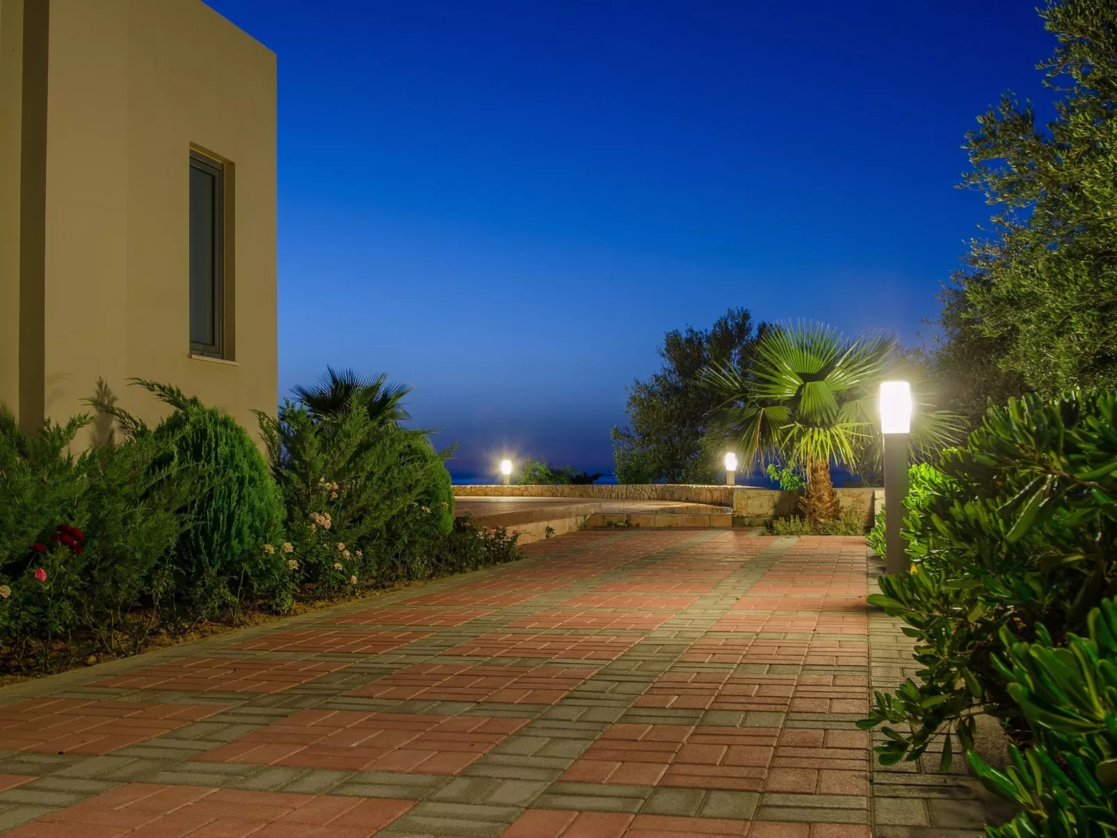 "Villa Pounentes" mit privatem Pool-Binnen