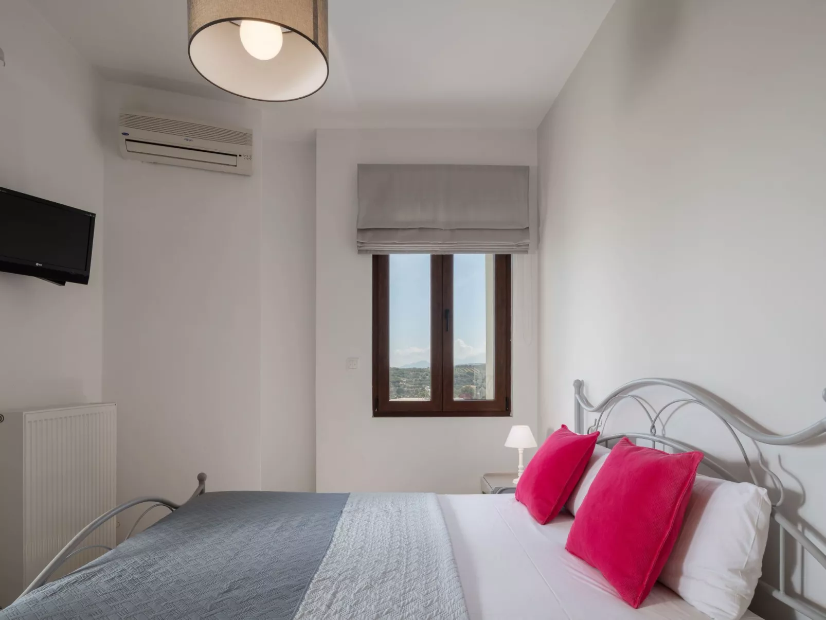 Ferienvilla "Rousa" mit Bergblick-Binnen