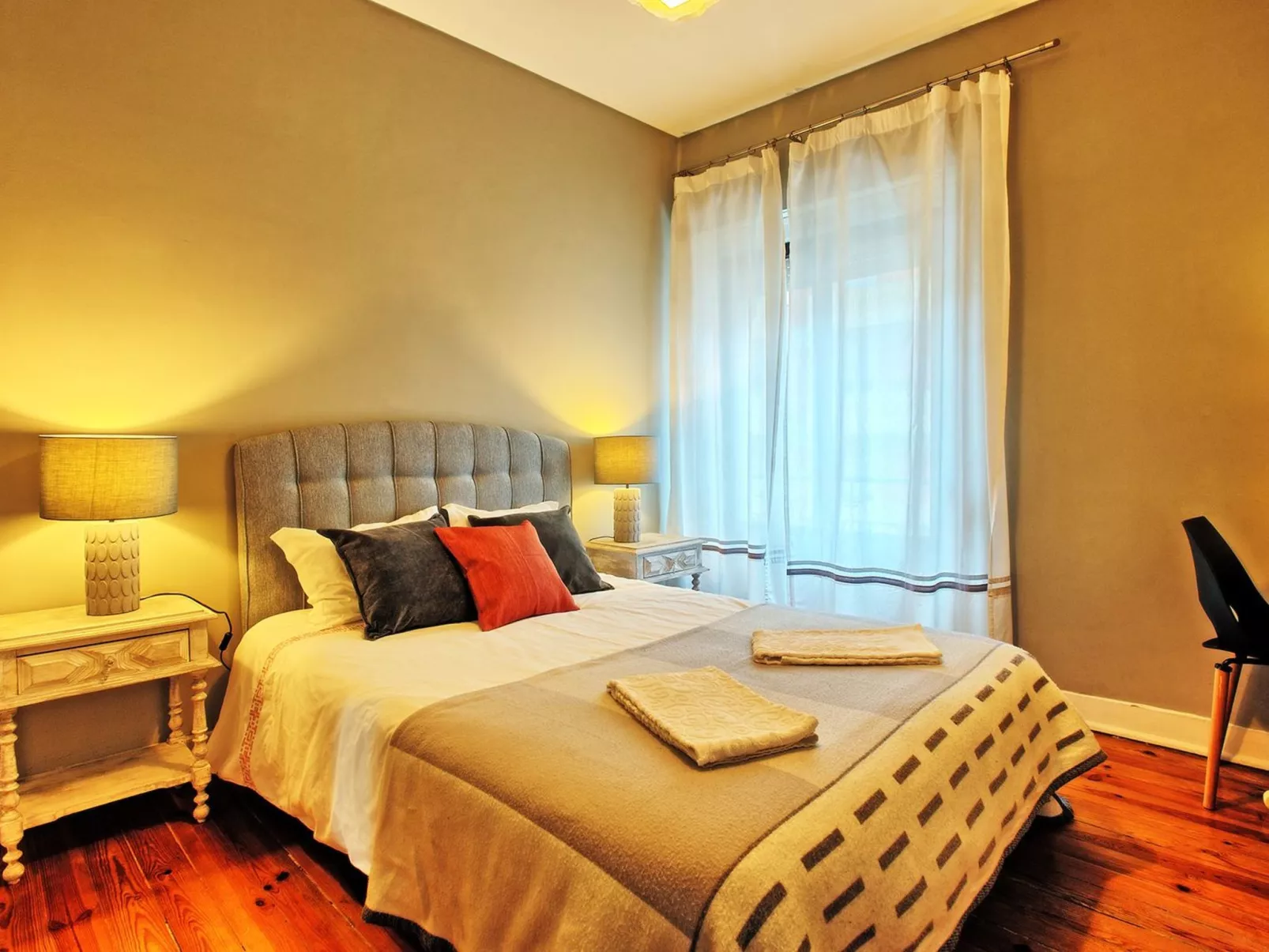 Schönes Haus in Lissabon-Image-tags.info