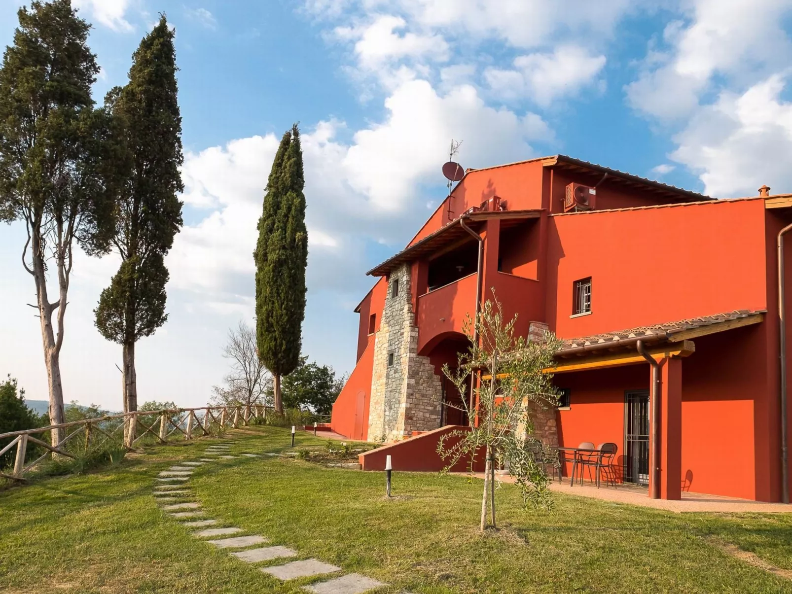 Wohnung 'Barn T4 rota' mit Schwimmbad-Buiten
