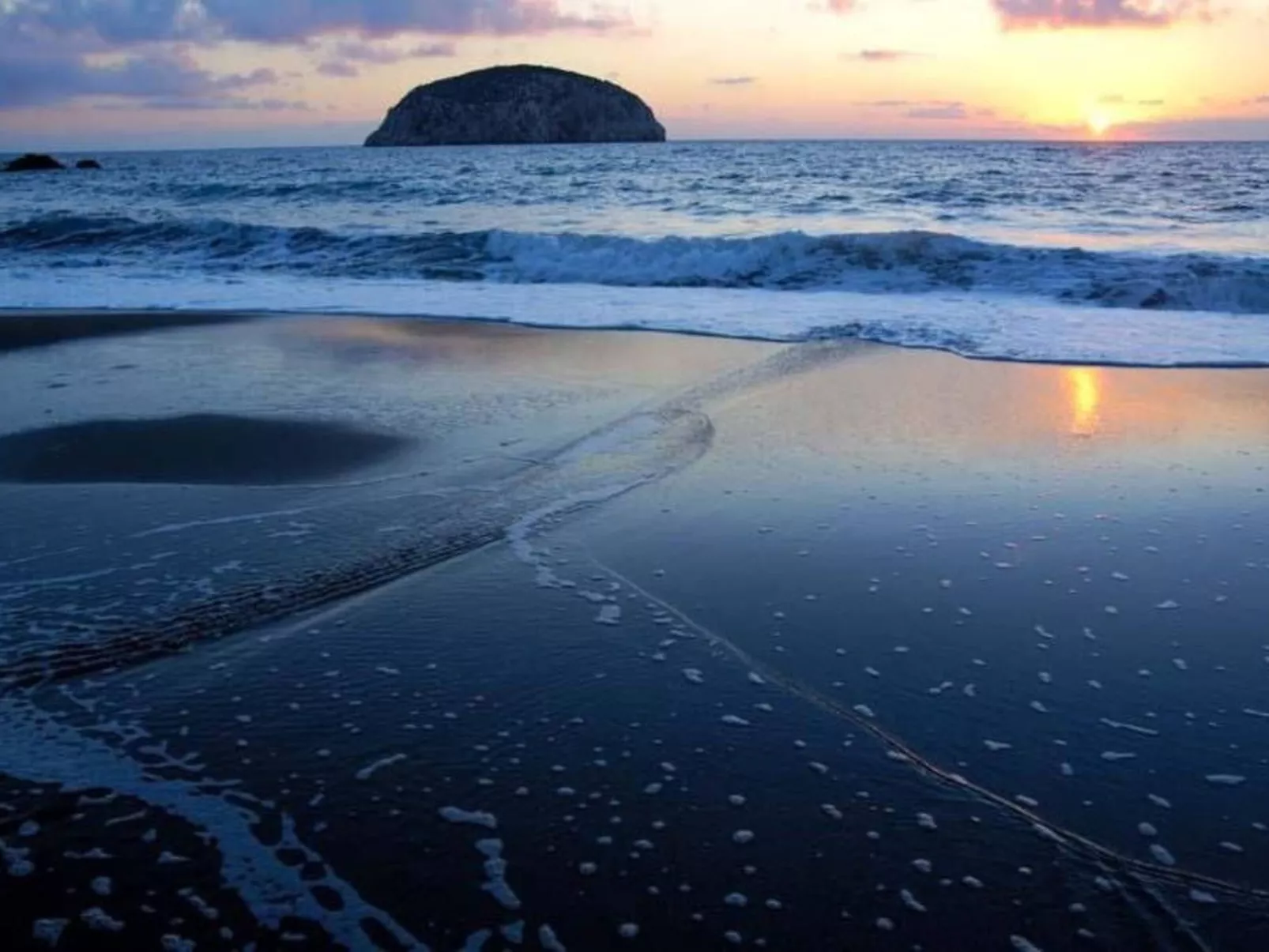 Charmantes Ferienhaus in Archangelos mit großem Balkon-Image-tags.info