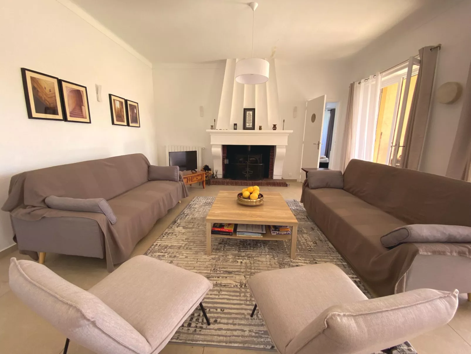 Geräumige und elegante Villa mit großem Garten, Swimmingpool und 3 Schlafzimmer-Binnen