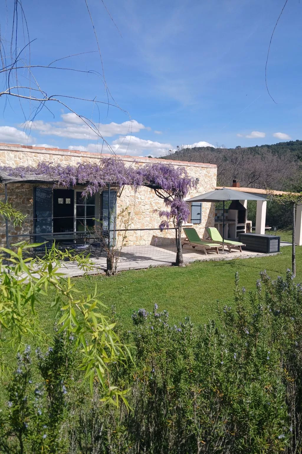 Provenzalisches Ferienhaus mit Charme auf dem Land mit Pool-Buiten