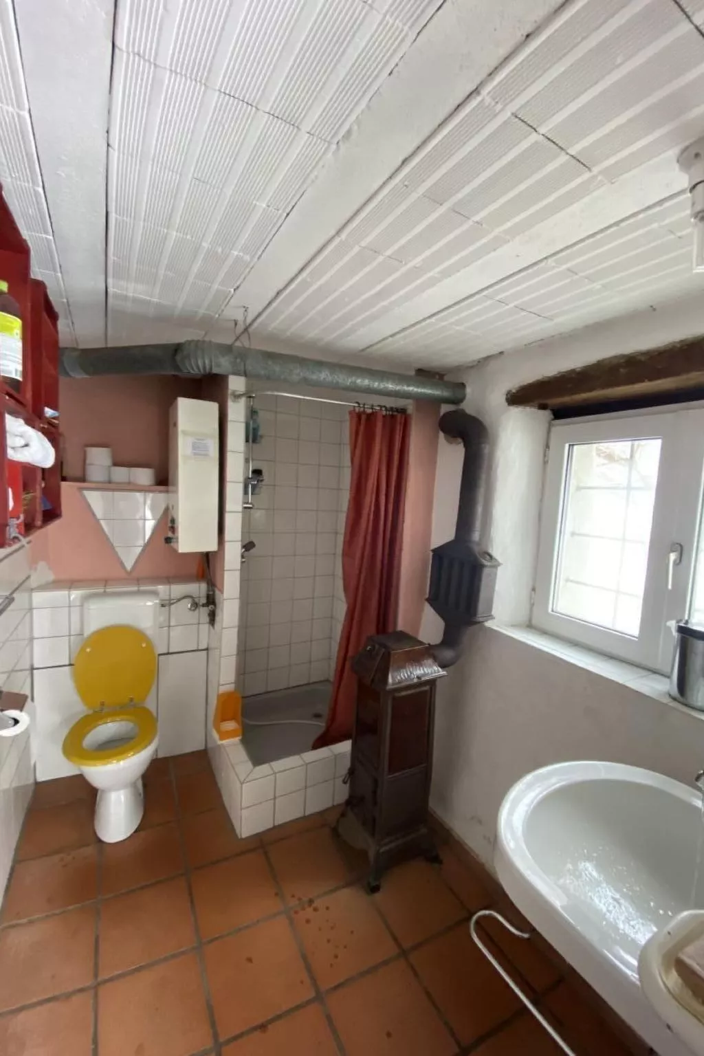 Typisches Tessiner Landleben im Centovalli-Binnen