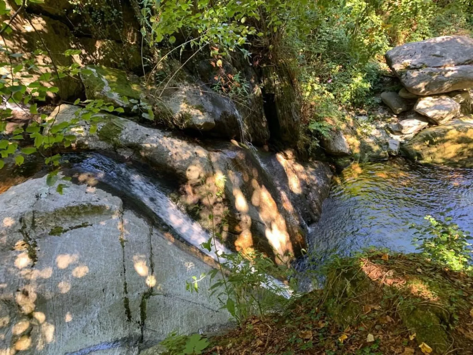 Tausend Steine Haus-Buiten