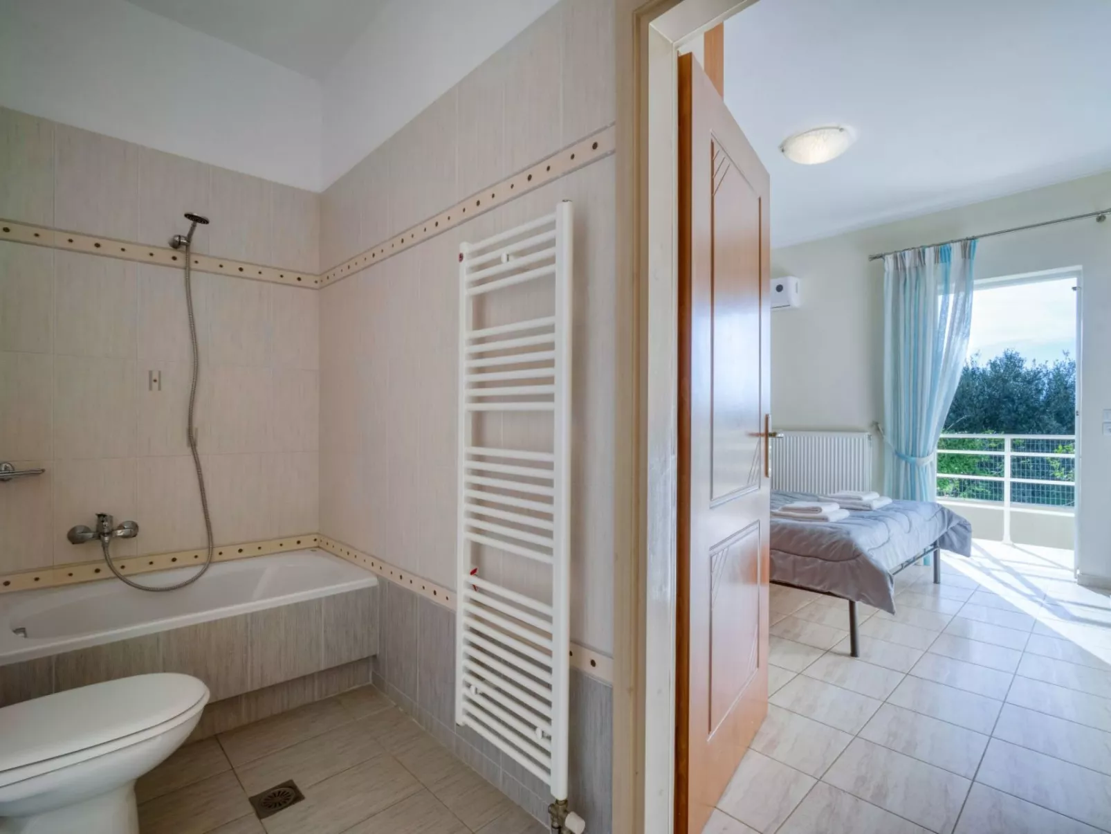 "Zafira" mit Whirlpool-Binnen