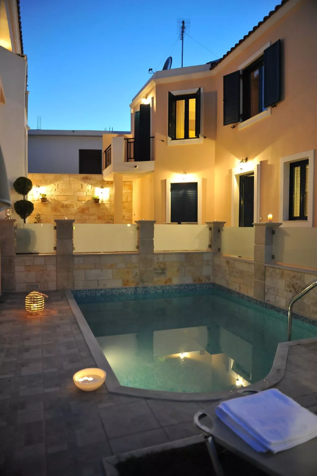 In Panormos mit kleinem Garten,Pool-Binnen