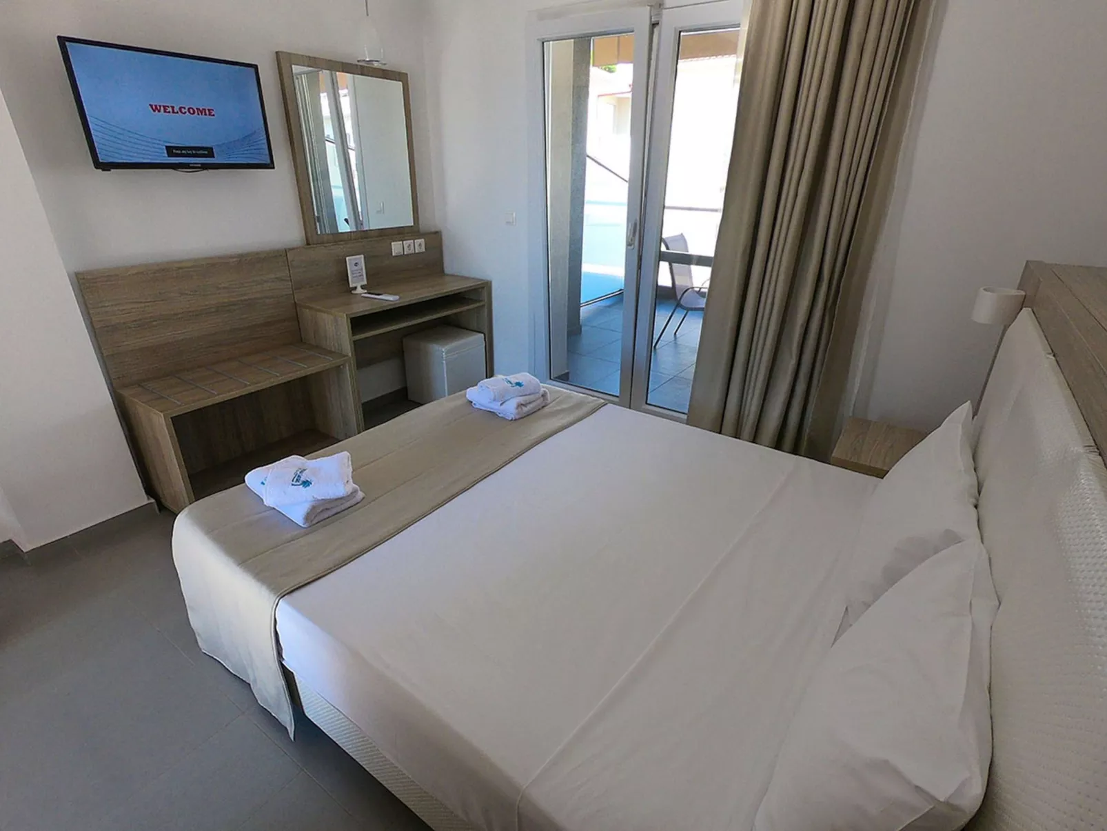 Finikas Garden Nikit-Binnen