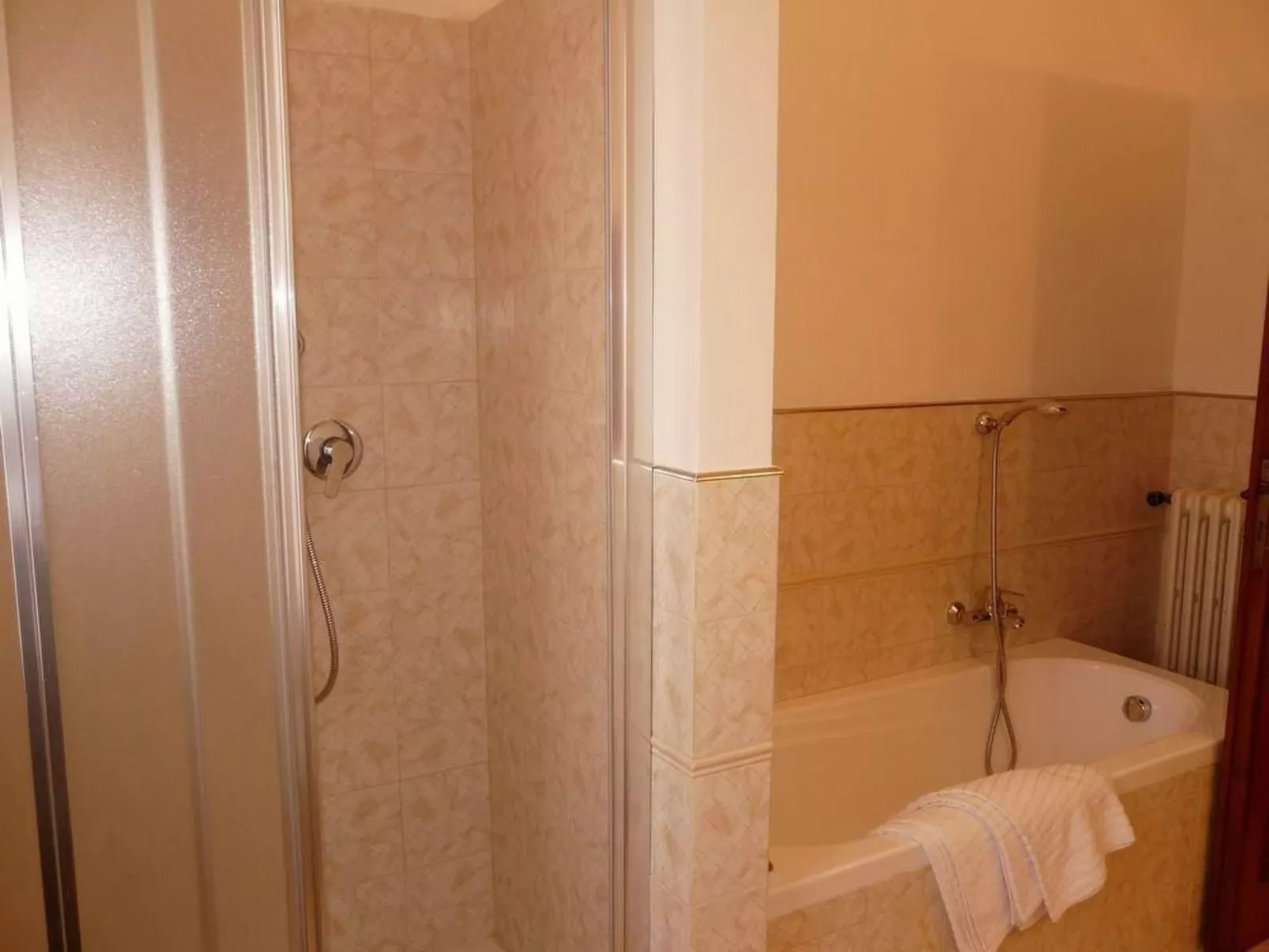 Villa 'Villa Piero' mit eigenem Pool-Binnen