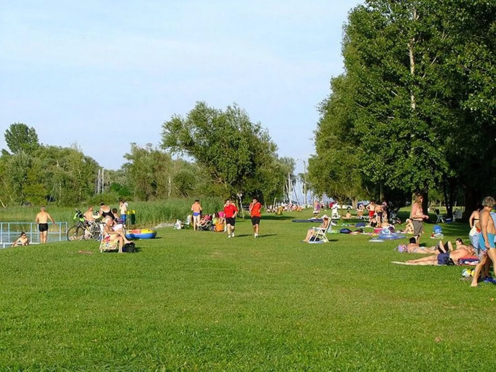 Wohnung in Balatonberény mit Möblierter Terrasse-Buiten