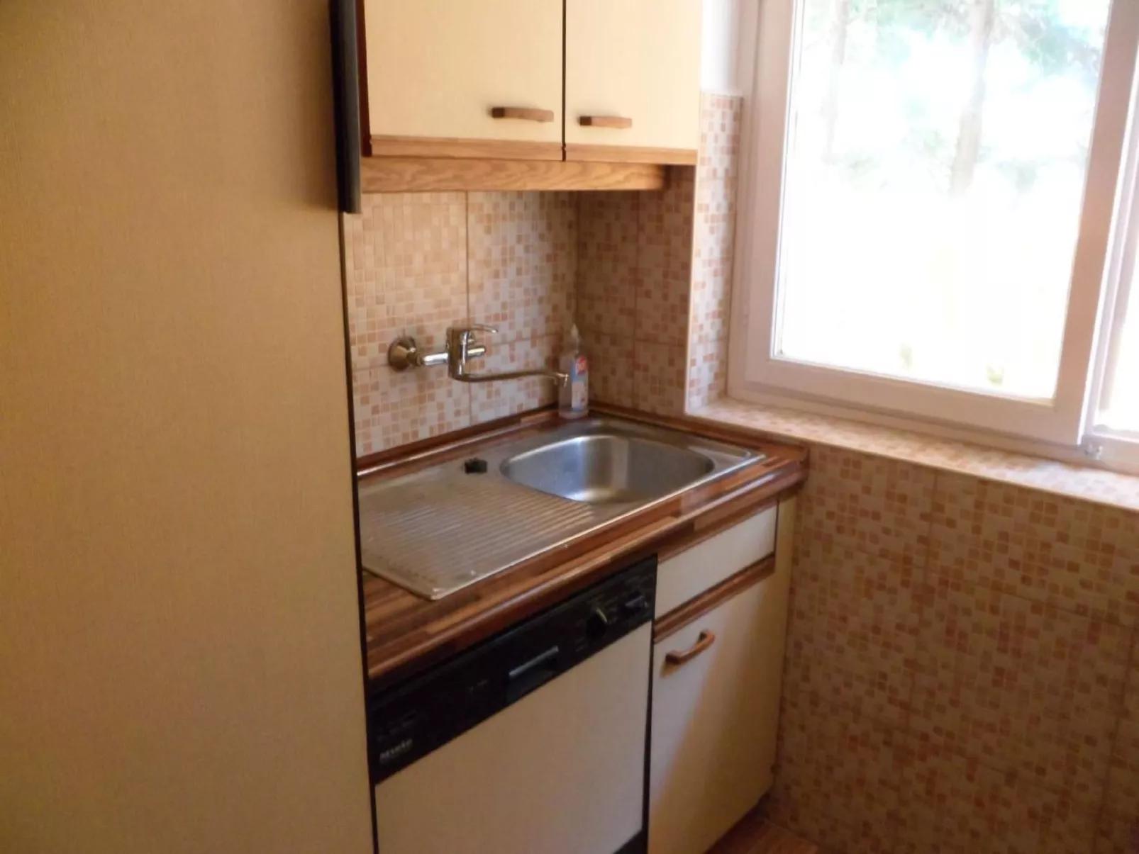 Appartement A in Strandnähe mit Terrasse und Grill - Binnen