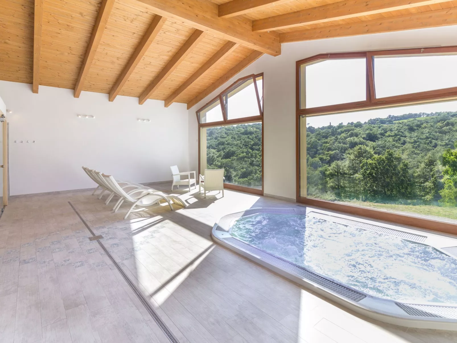 Villa Cantone mit beheiztem Pool-Binnen