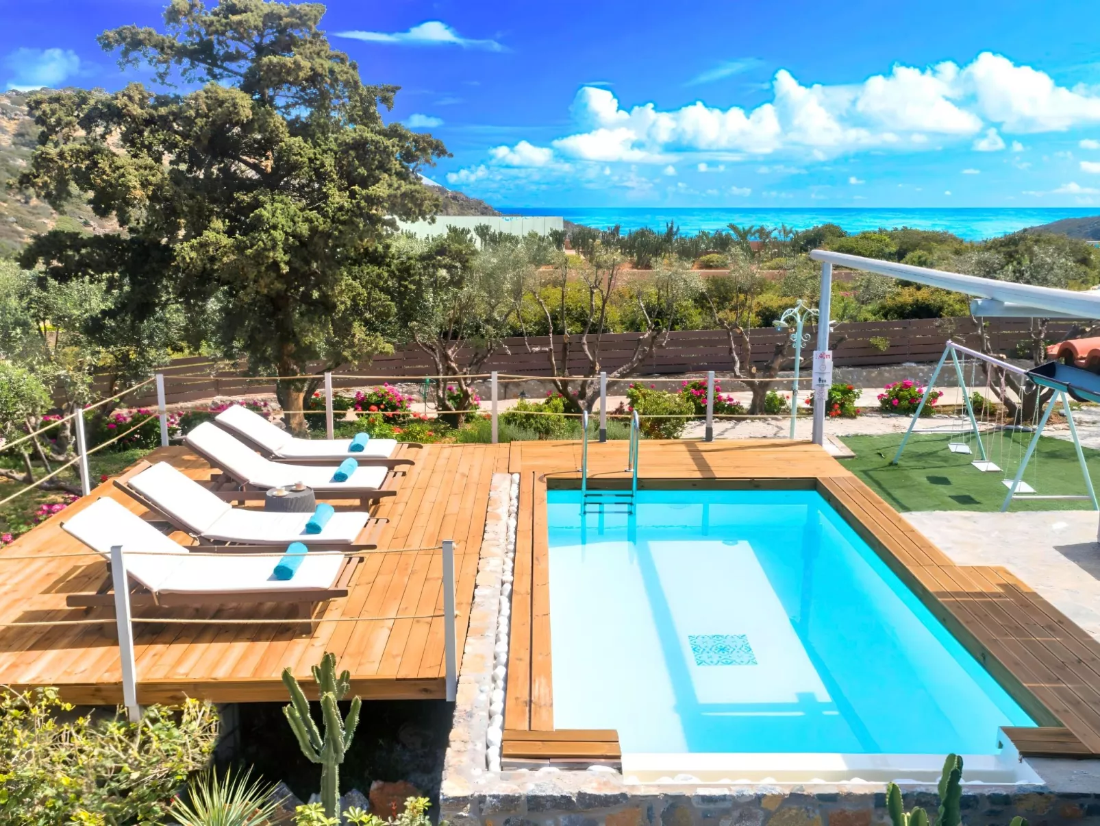 "Cretan Lodge" mit Blick auf das Wasser-Buiten