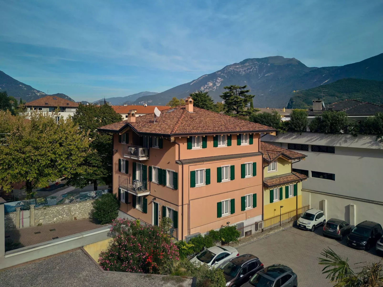 Freistehende Villa mit großem Innenhof BV7-Buiten