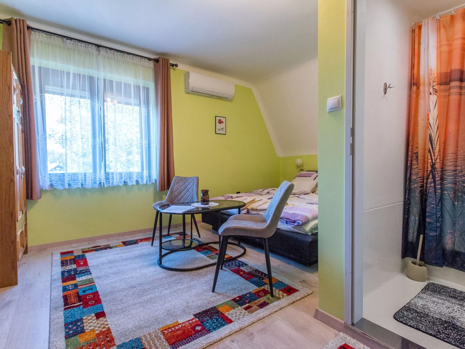 Mit Swimmingpool für 10 Personen-Binnen