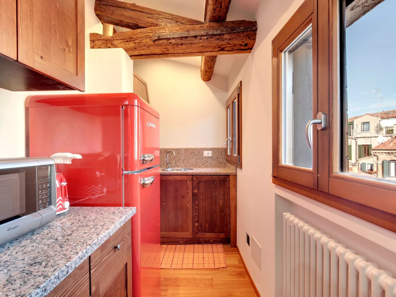 The Countess apartment-Binnen