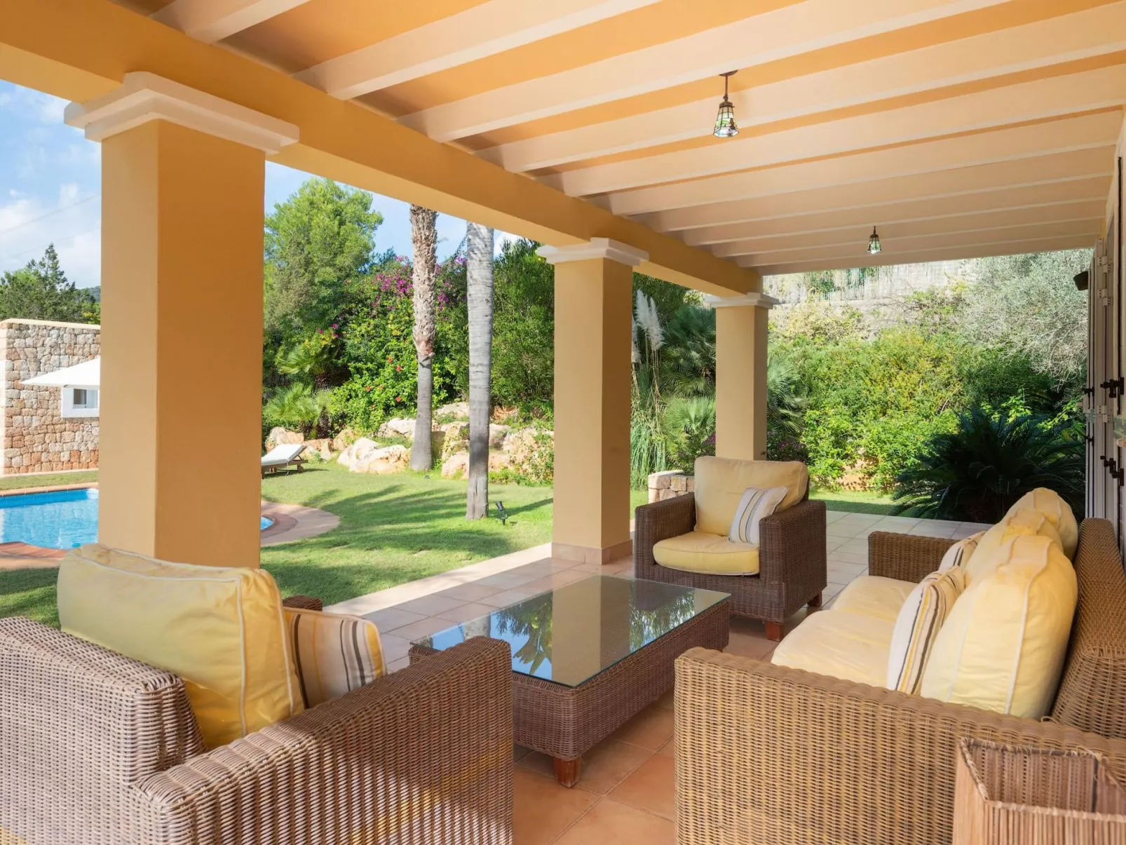 Schöne Villa Belvedere mit 4 Schlafzimmern, 3 Bädern, beheiztem Pool, zwei Whir-Buiten