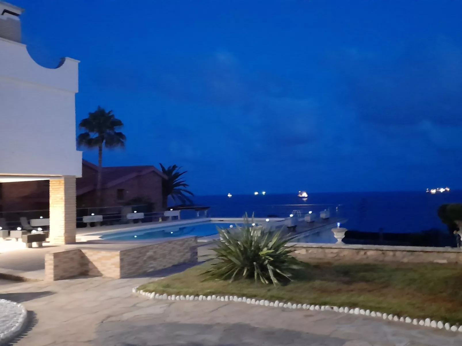 HAUS DIREKT AM MEER-Buiten