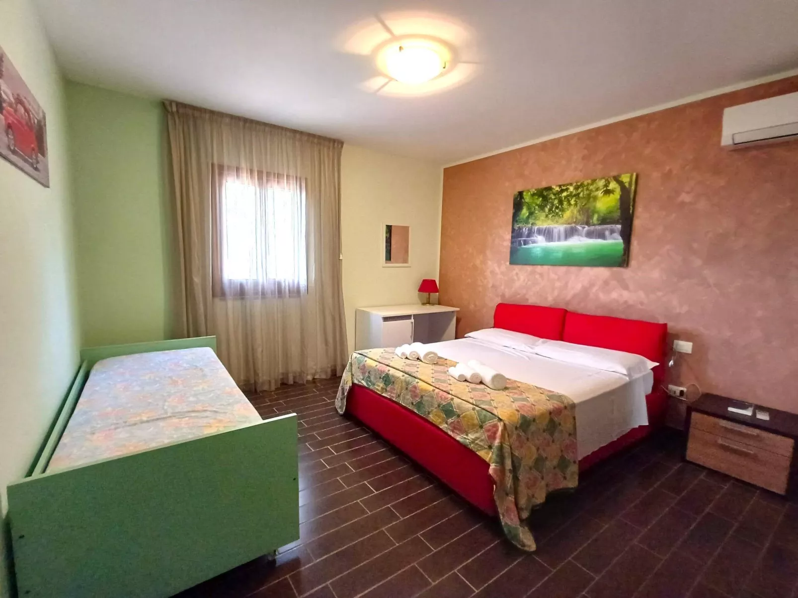 'Granatapfel' mit Pool-Binnen