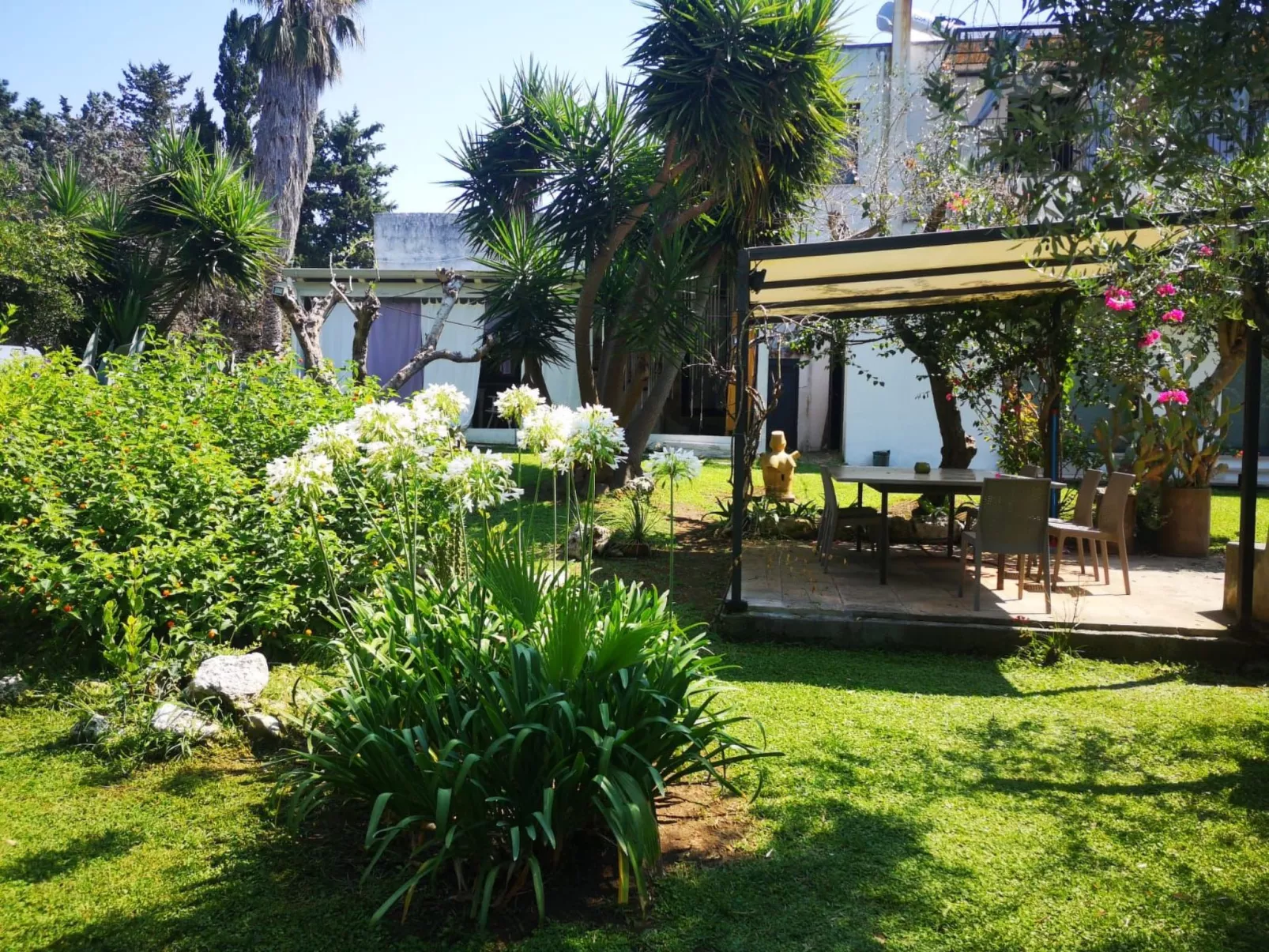 Mit Privatparkplatz-Binnen