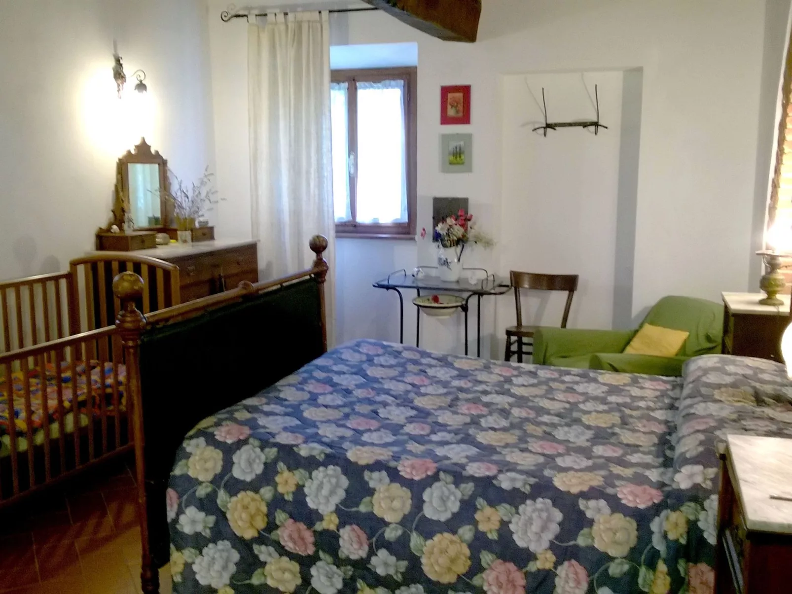 Haus in Marciano mit privatem Parkplatz-Binnen