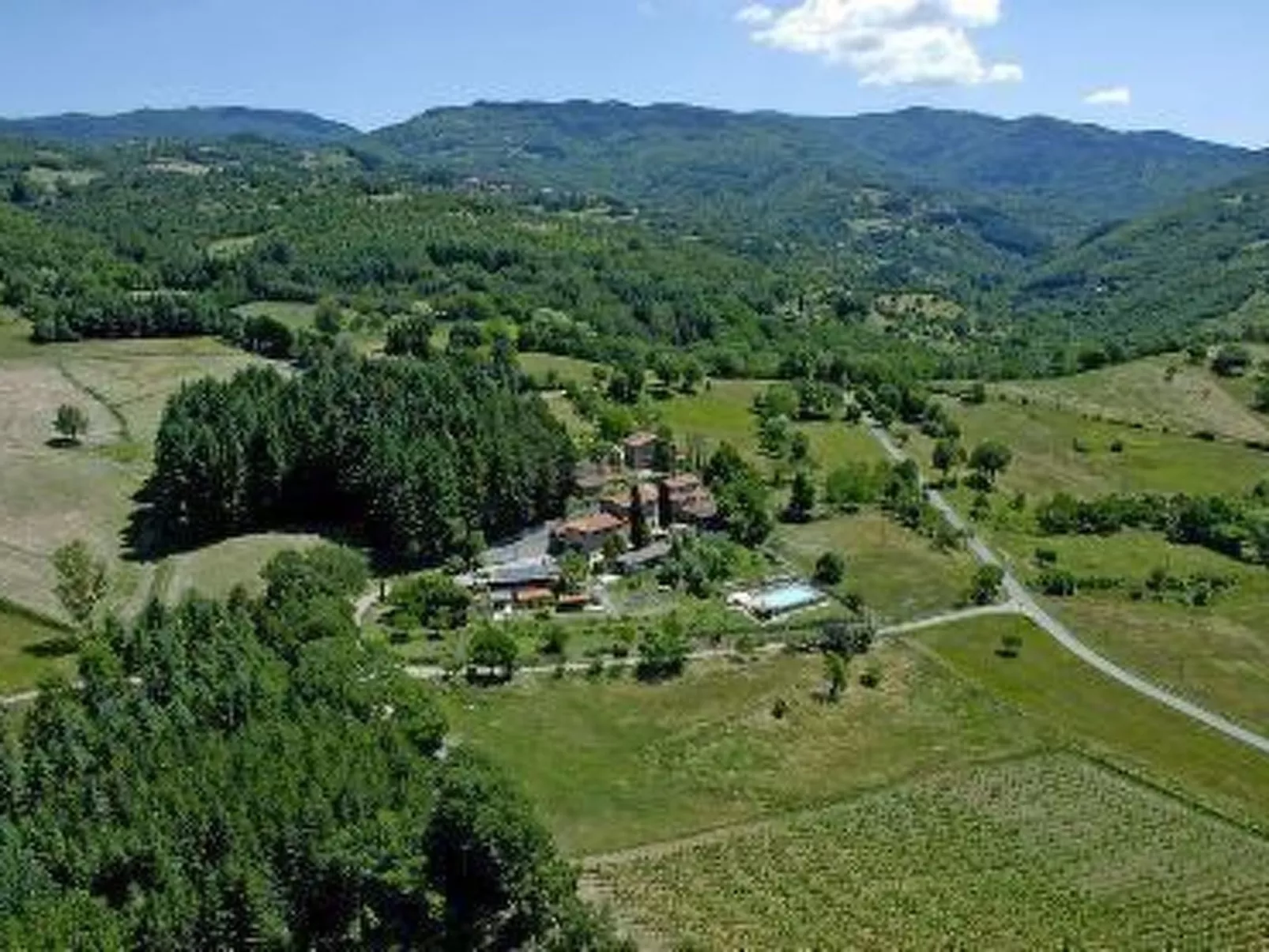 Magnolienhaus mit Pool zwischen Florenz und Arez-Buiten