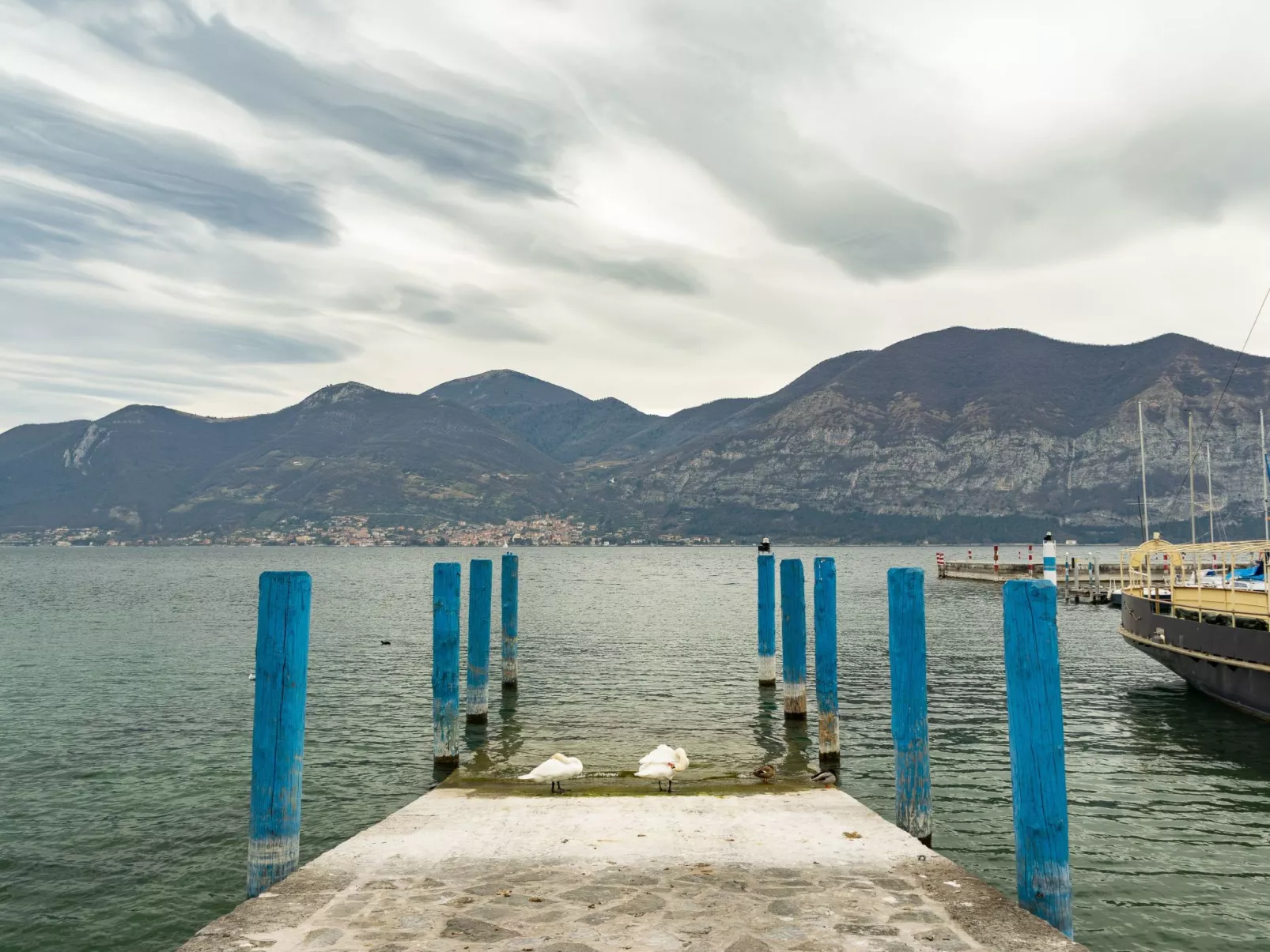 Wohnung in Riva Di Solto mit Kleinem Garten-Buiten