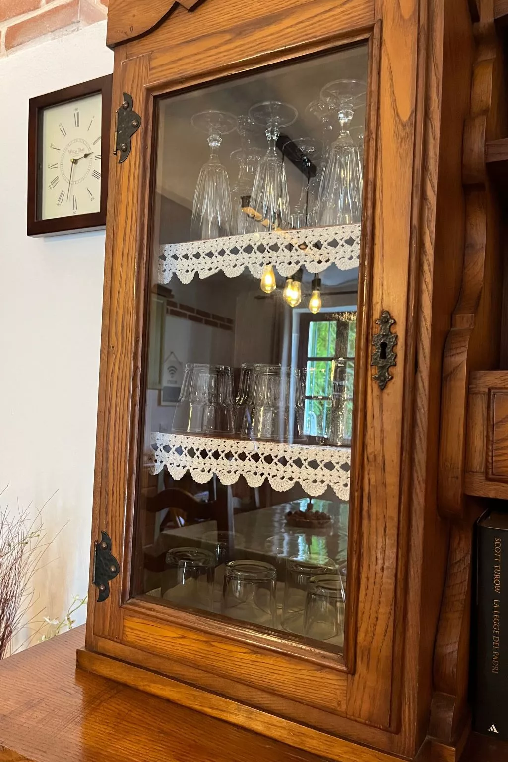 Typisches Bauernhaus mit holzbefeuertem Kamin-Binnen