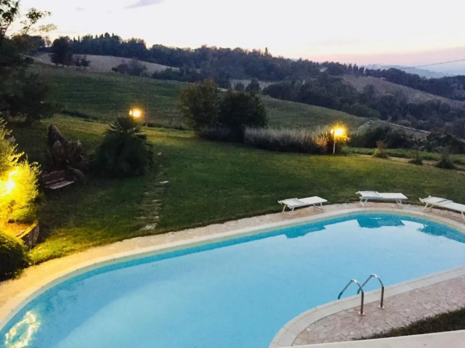 Charmante Lösung, Schwimmbad 10 Minuten vom Meer entfernt-Binnen