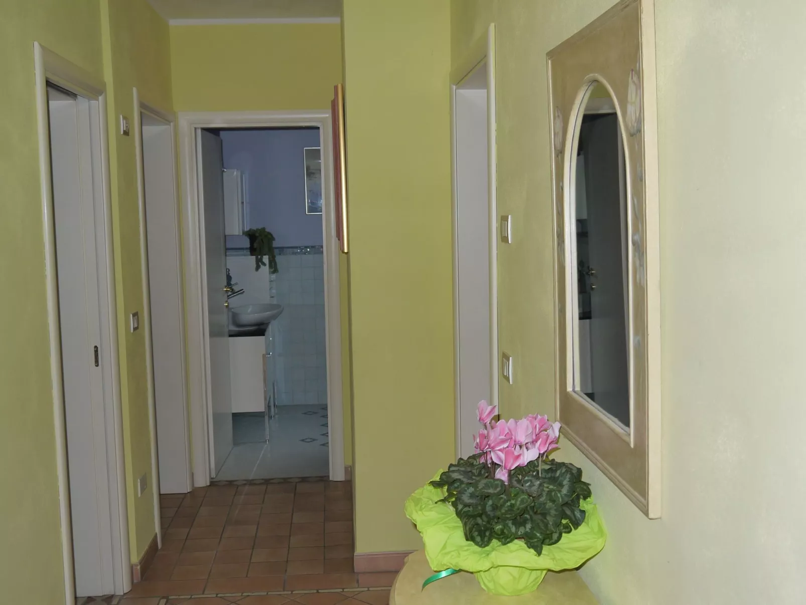 Wohnung mit Privatparkplatz-Binnen