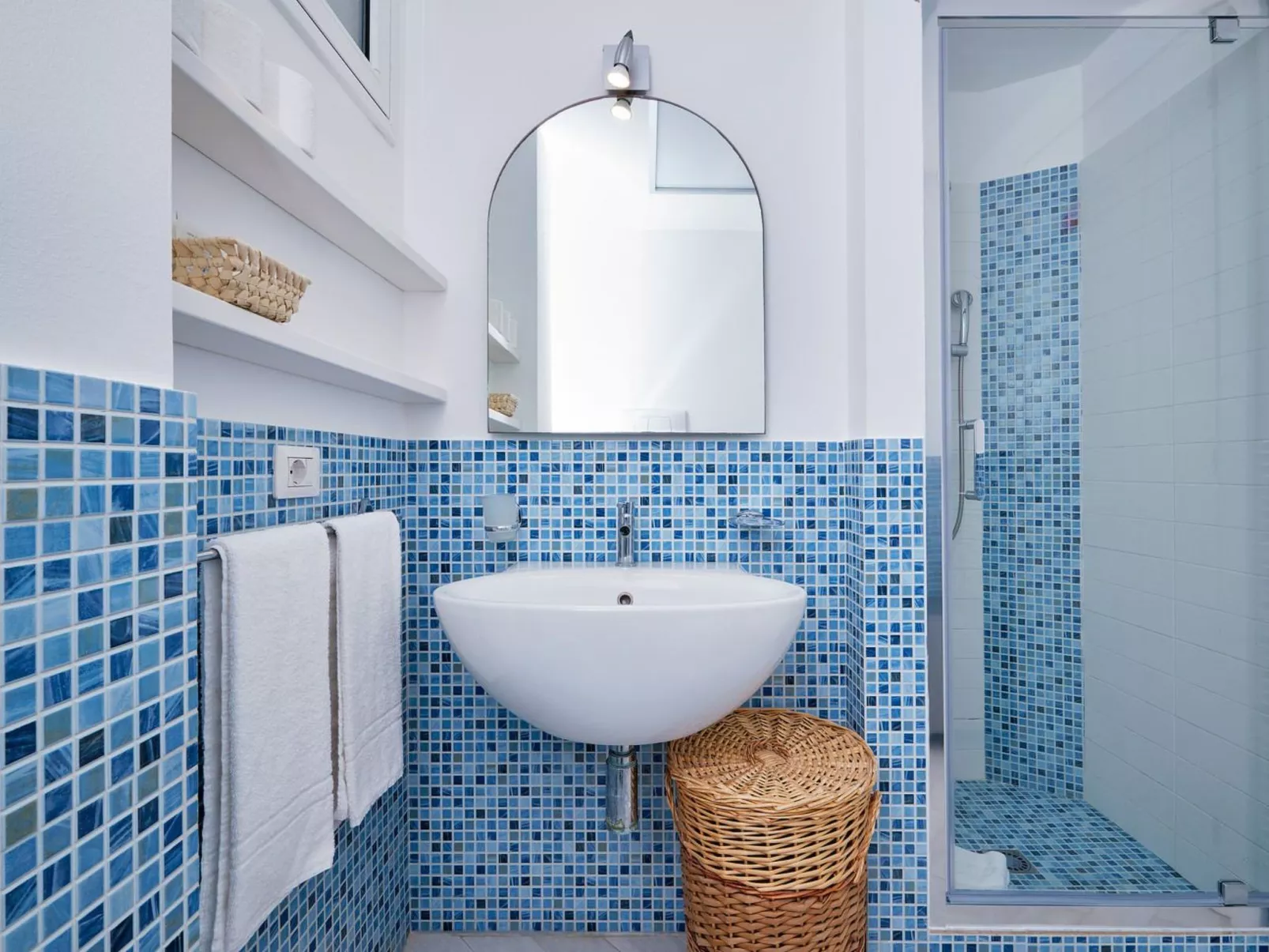 In Marina Di Ragusa mit Garten und Terrasse-Binnen