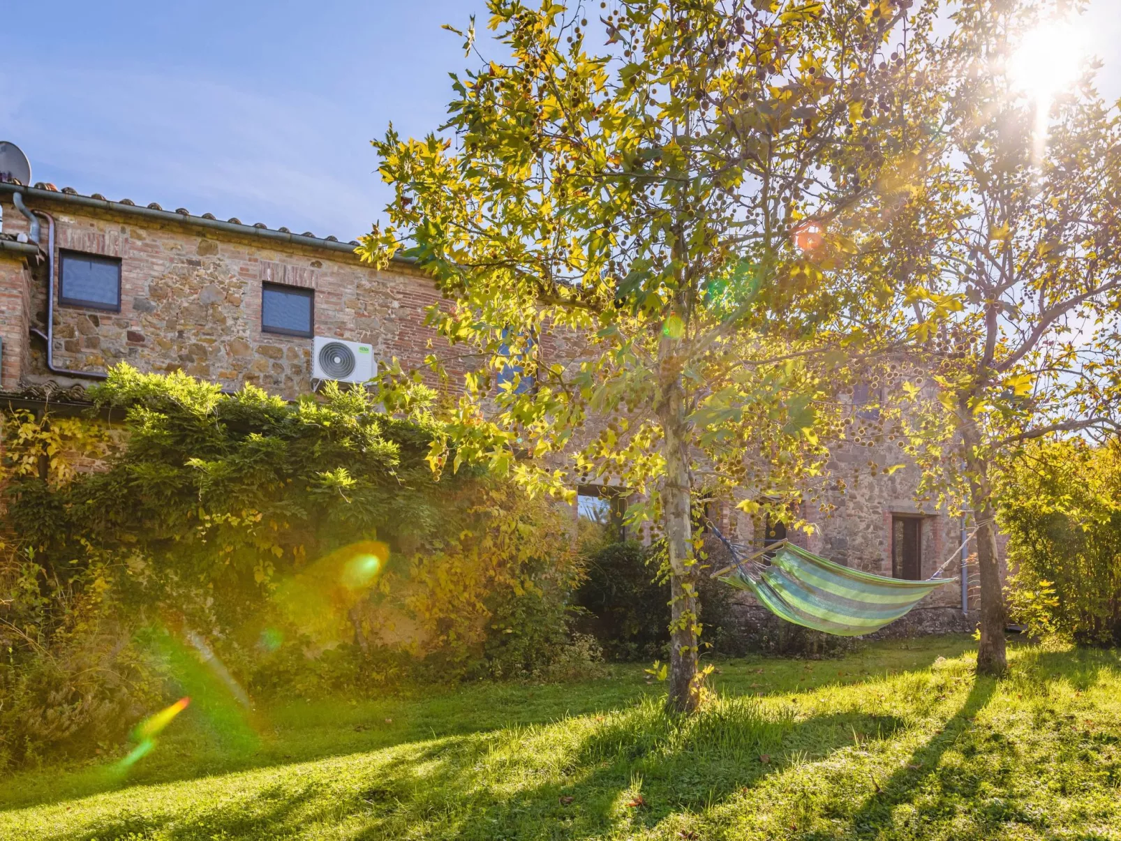 Podere Mencoini Elegante Villa mit Pool und Olivenbäumen-Image-tags.info