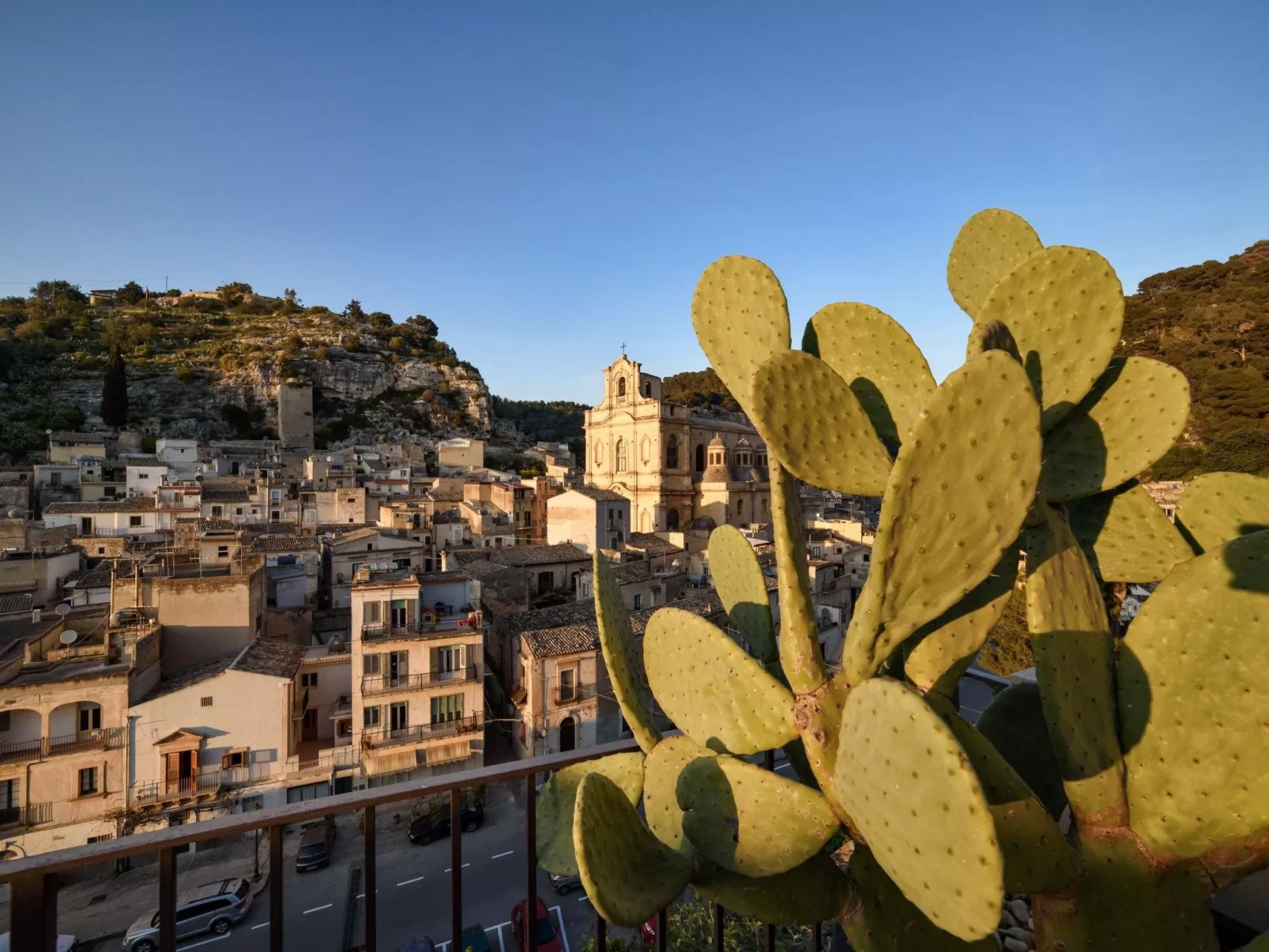 Nettes Appartement in Scicli mit Möblierter Terrasse-Binnen