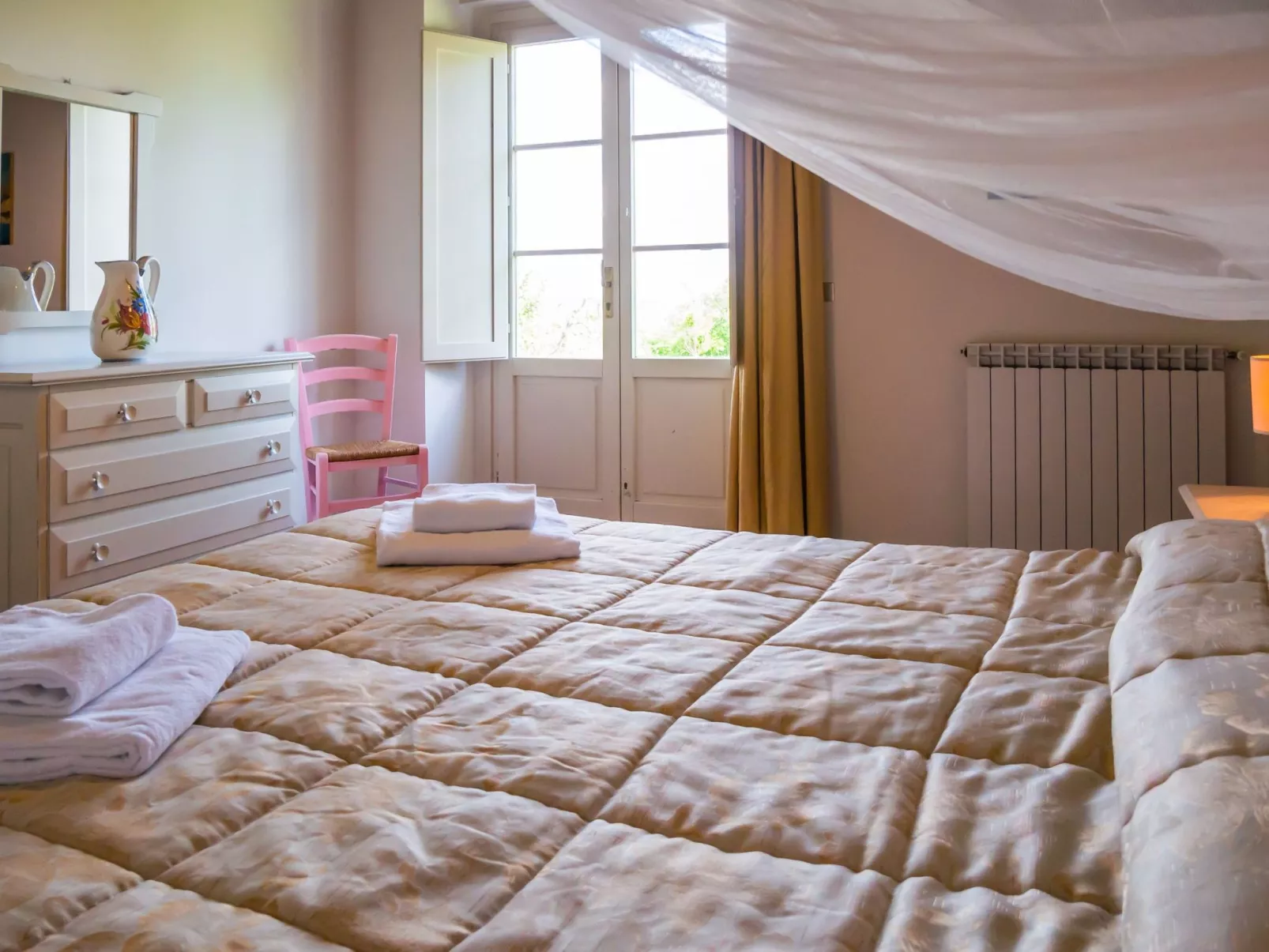 Drei-Zimmer-Wohnungen Borgo Collelungo auf zwei Etagen-Binnen