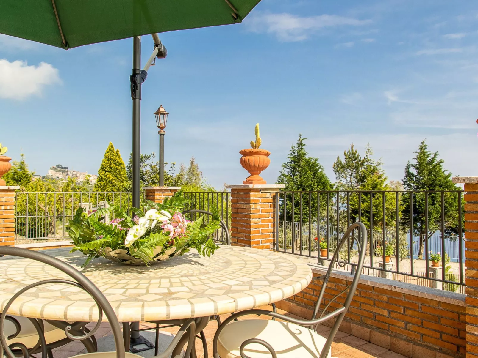 In Castelmola mit Privatem Pool-Binnen