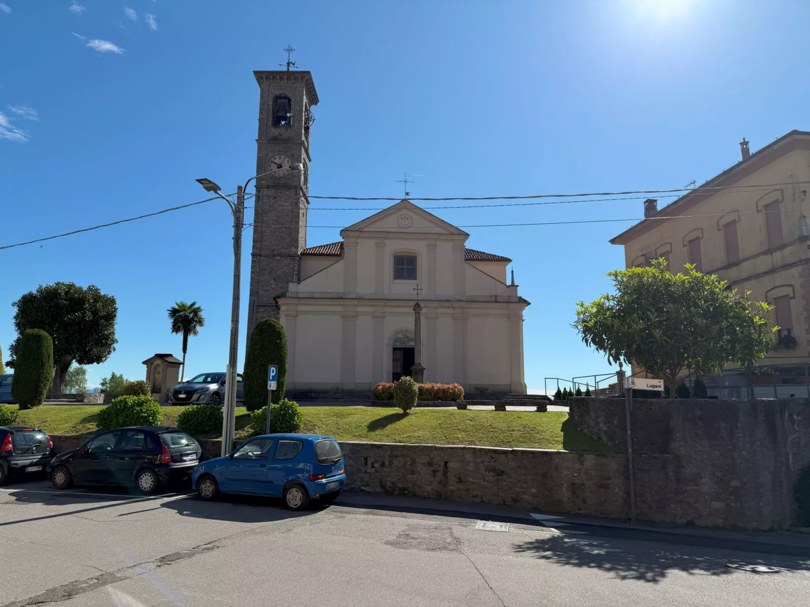 Neue moderne Seeüberdachung von Holiday World-Buiten