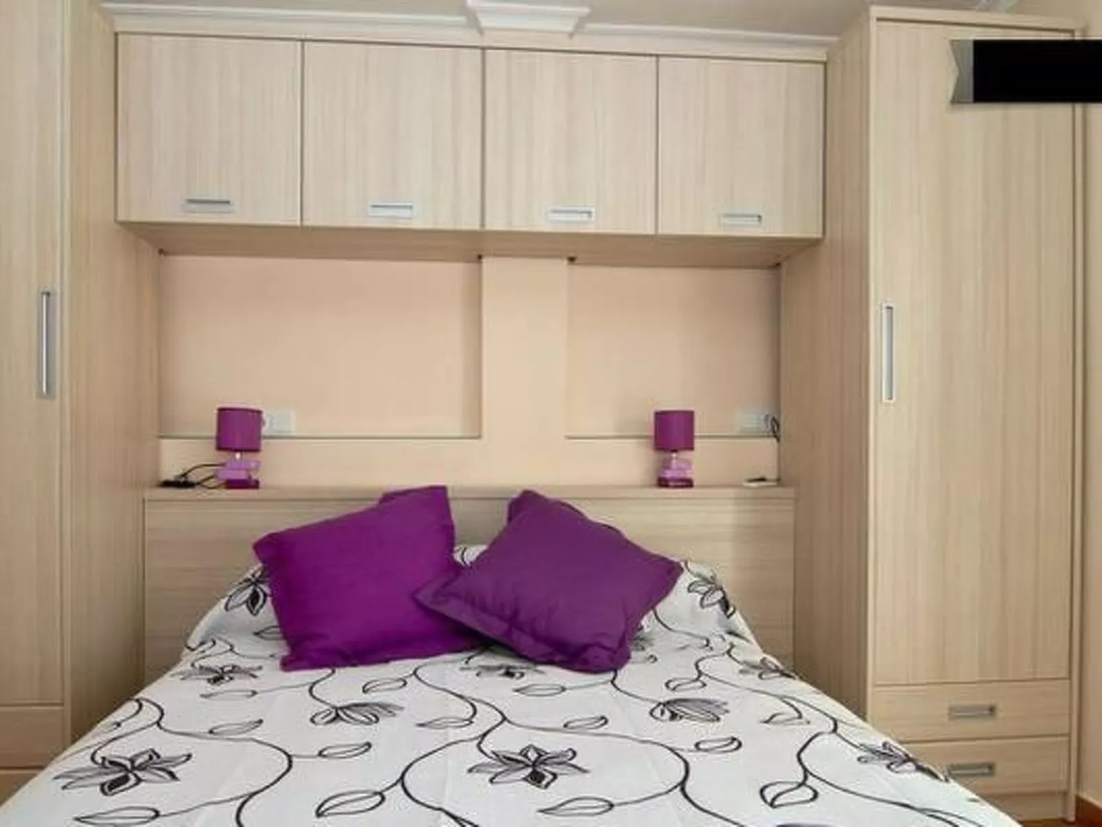 Wohnung mit Balkon-Binnen