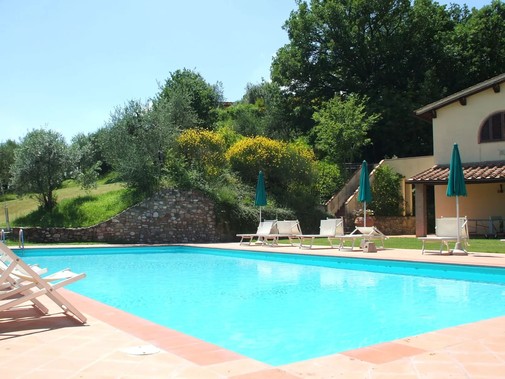 Bouganville' Anwesen mit Terrasse-Image-tags.info