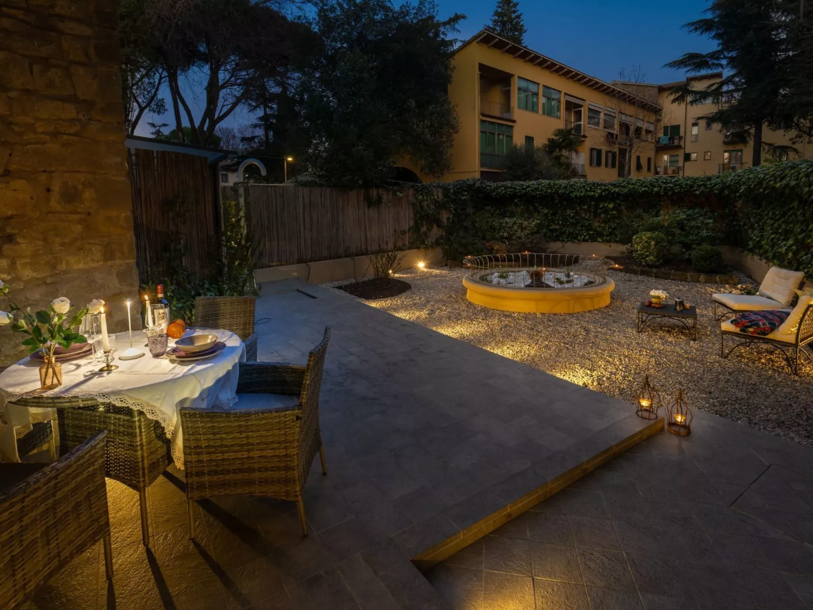 Garten' Ferienwohnung mit privatem Garten-Buiten