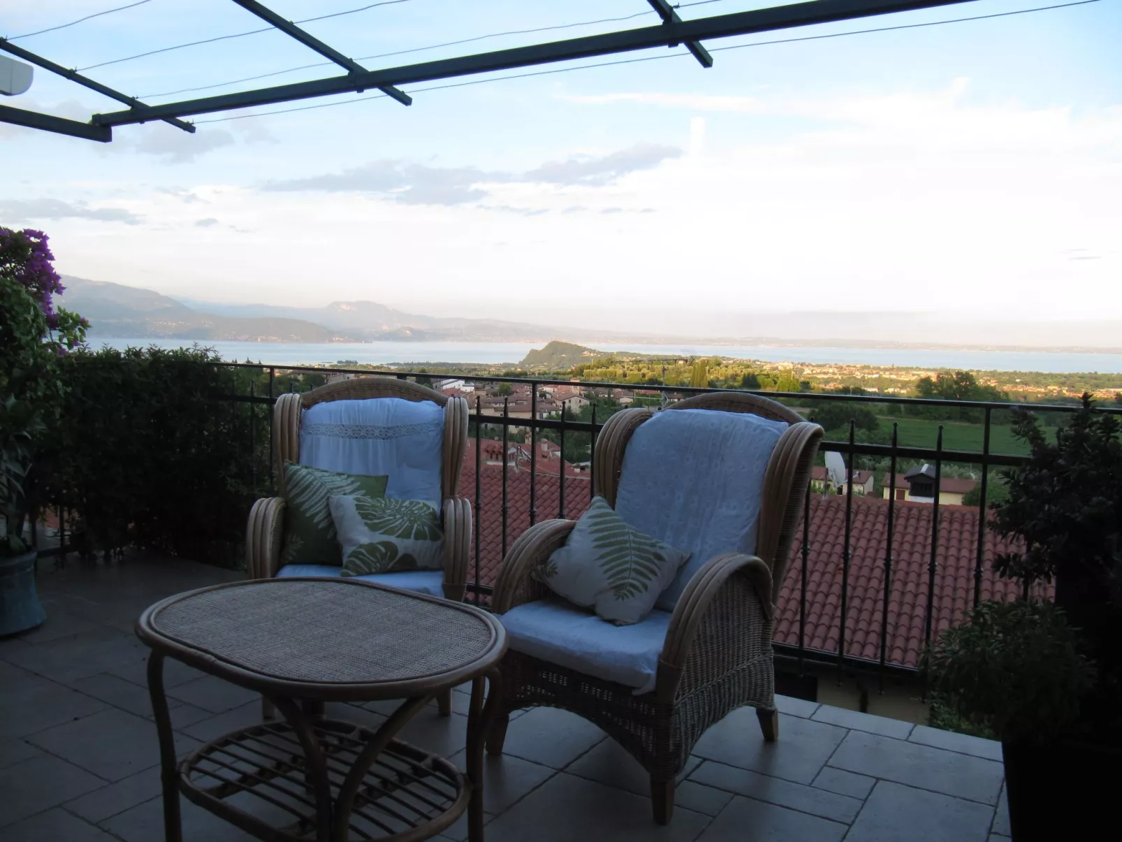 Wohnung mit Blick auf den Gardasee-Binnen