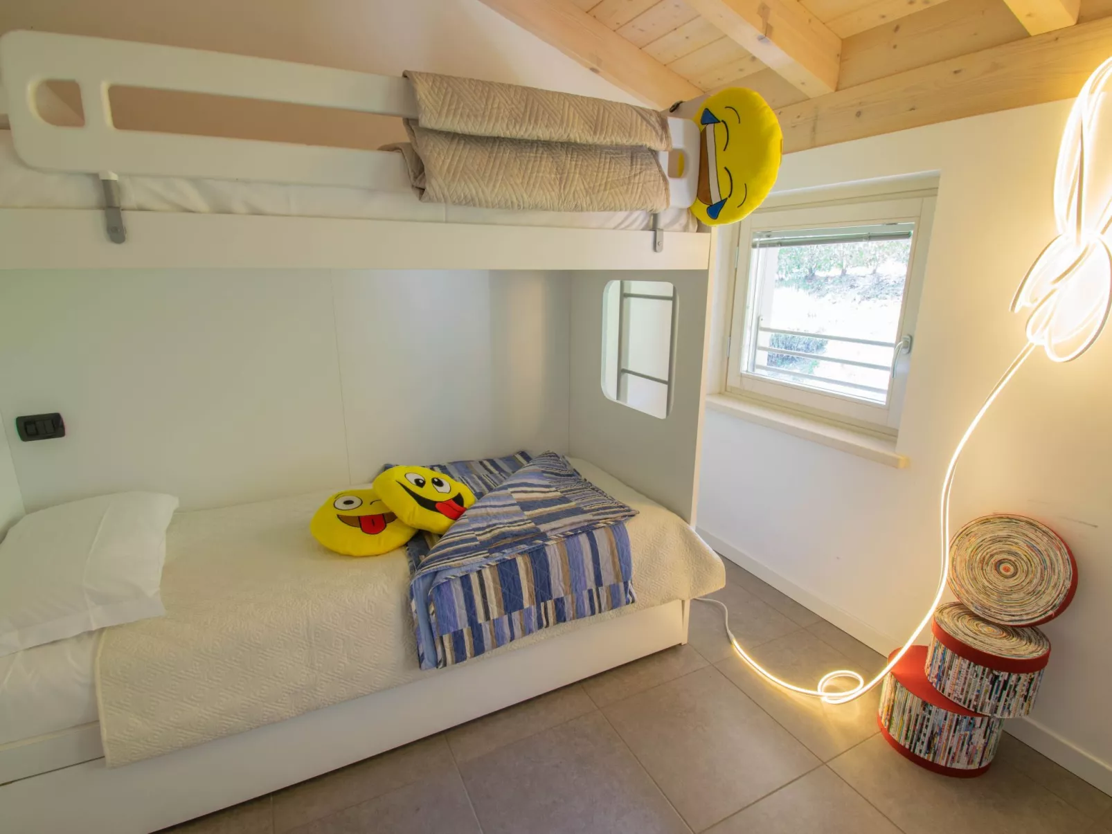 Terrazza a Lago - Dreizimmerwohnung mit Terrasse und Schwimmbad-Binnen