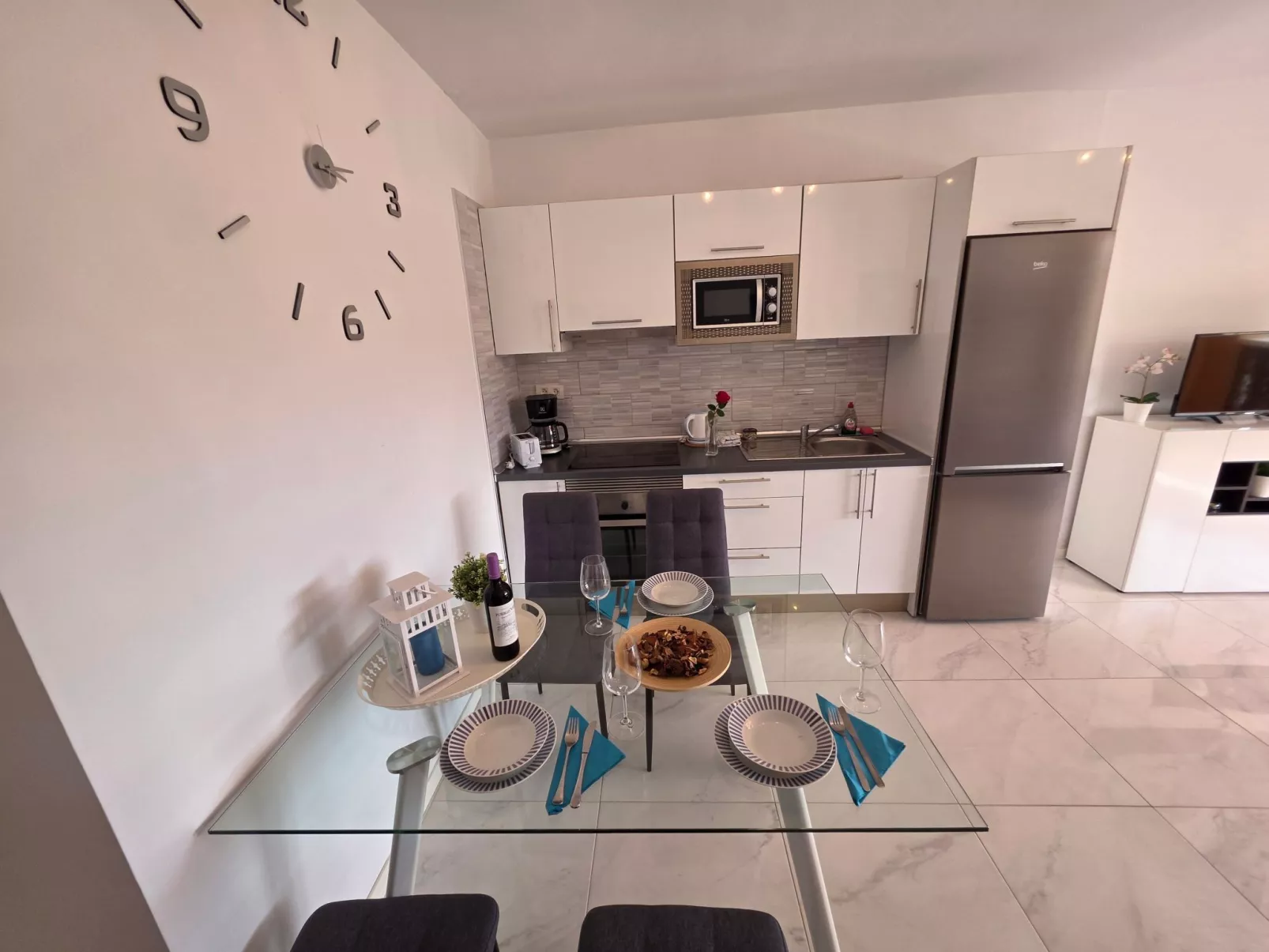 Apartment Ocean View-Image-tags.info