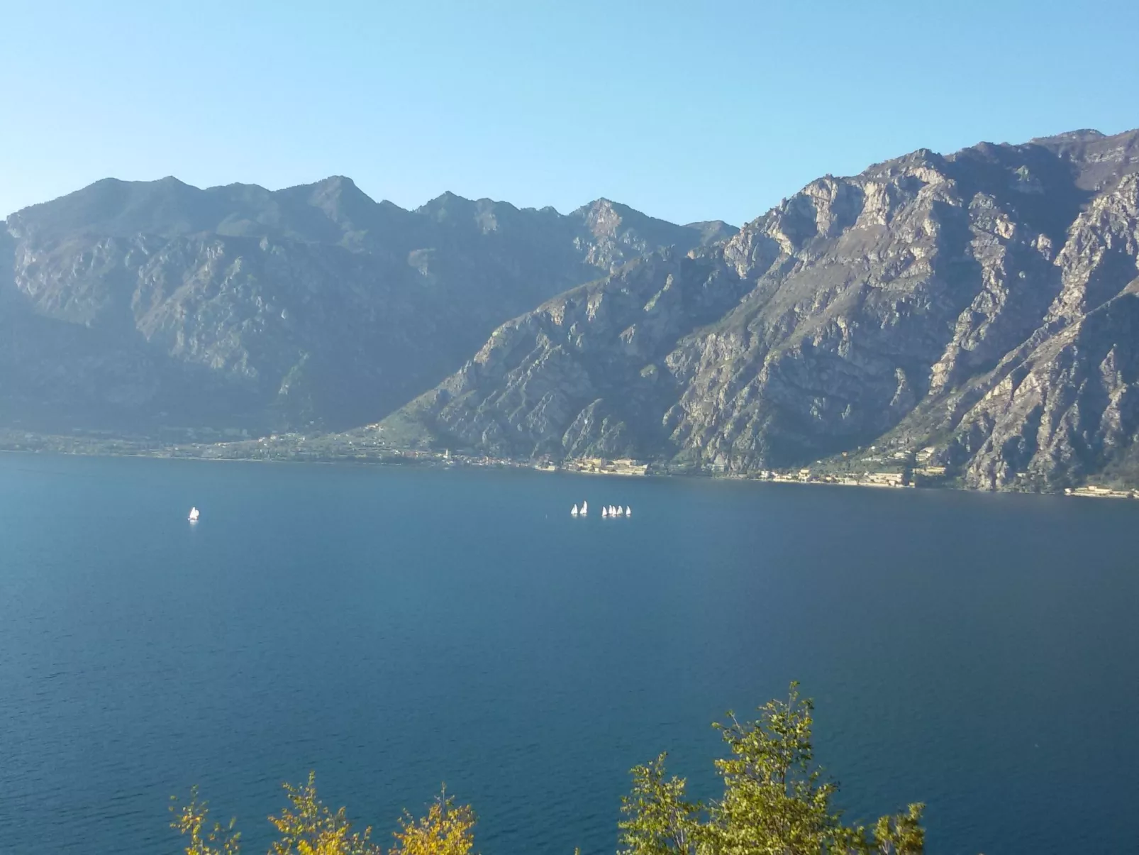 Wohnung mit herrlichem Blick auf den Gardasee - Buiten